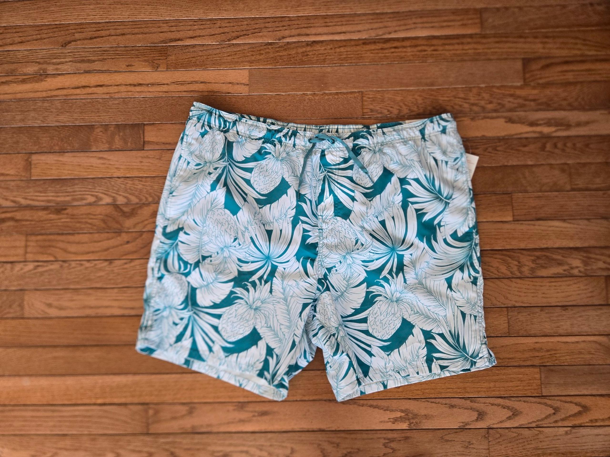 Old navy new nwt men's swim trunks Shorts XXL