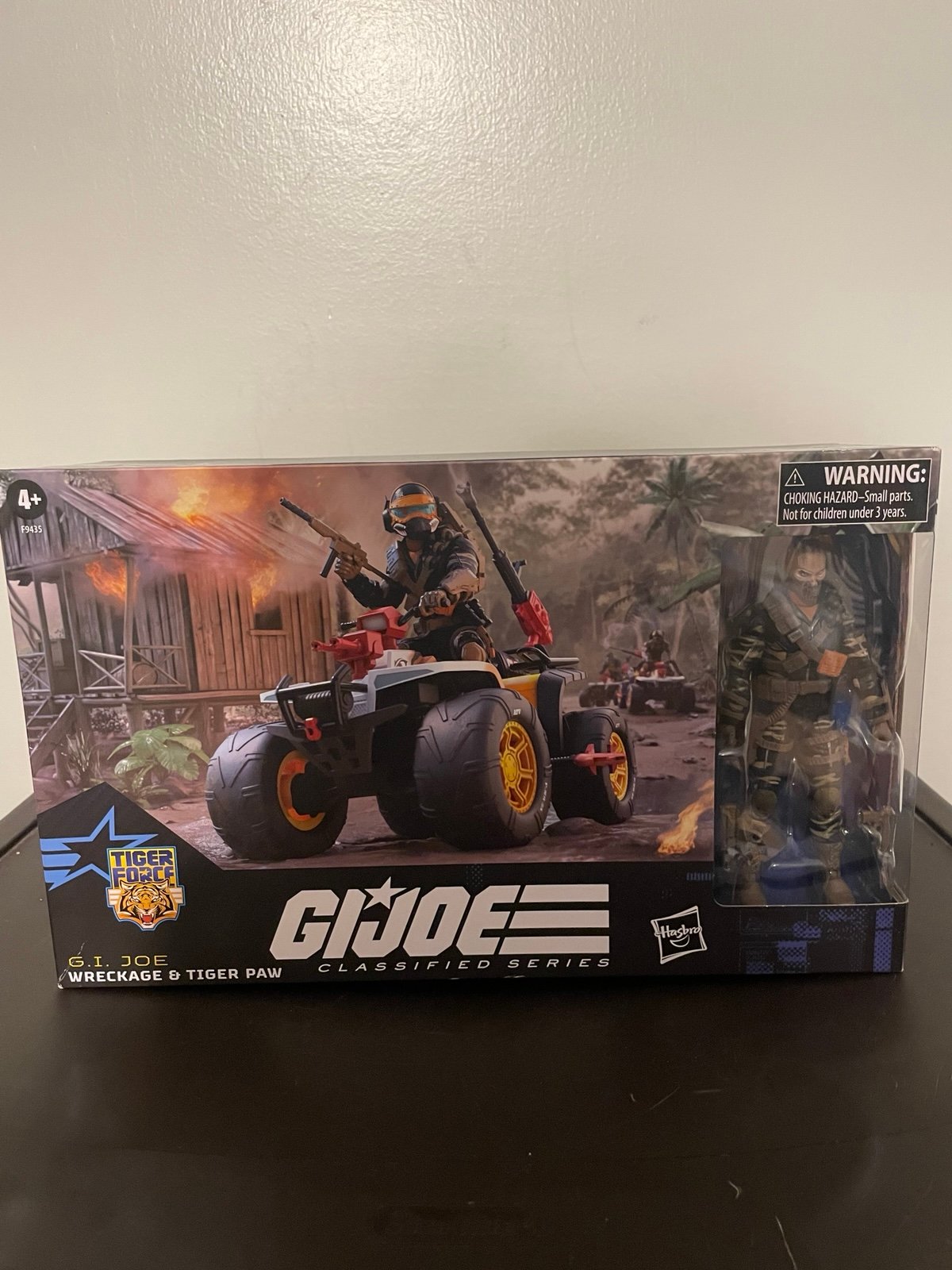 Gi Joe classified 137 Wreckage and Tiger paw Complete New In Box Exclusive