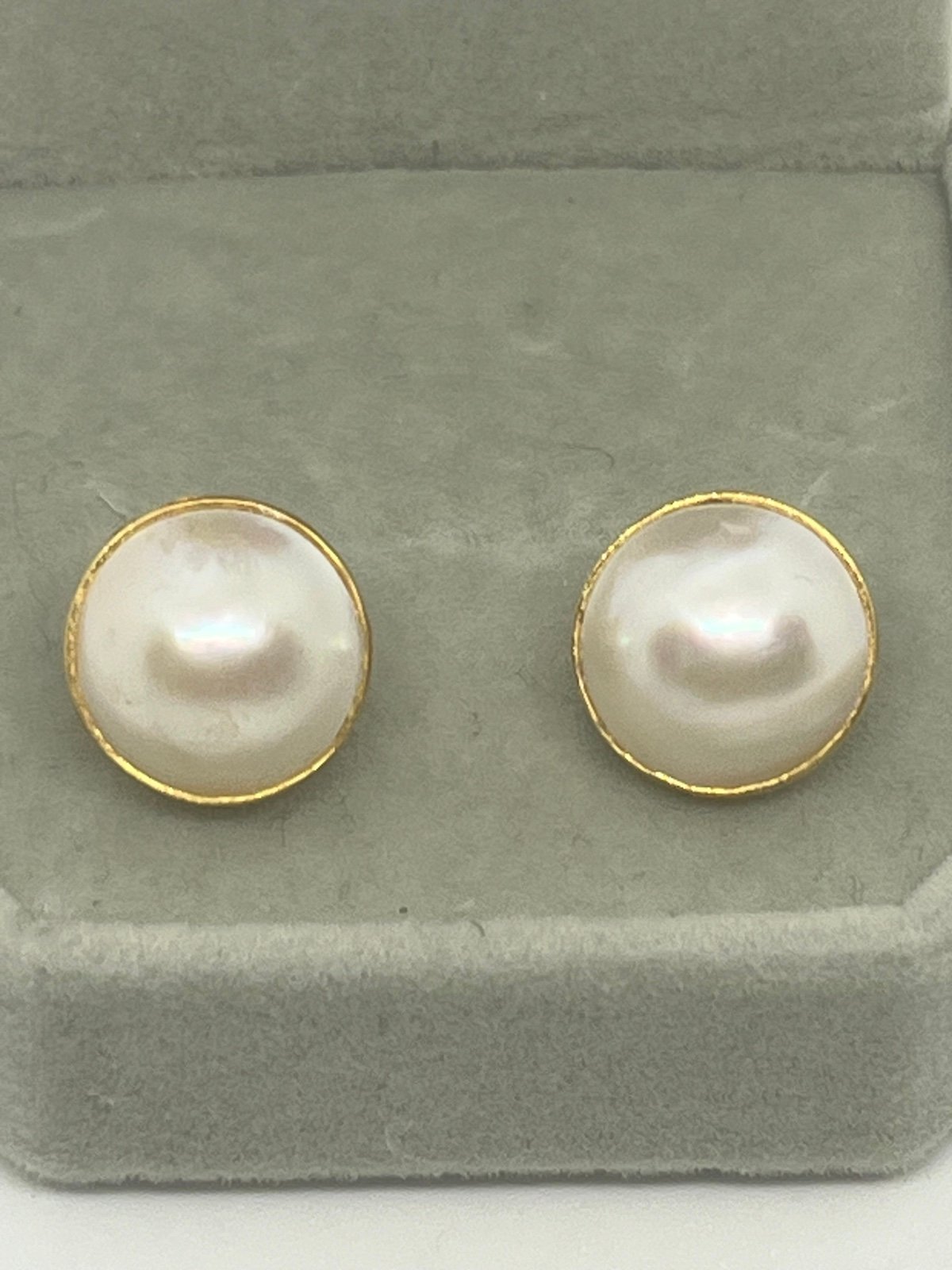 14k Round Mabe Pearl Earrings