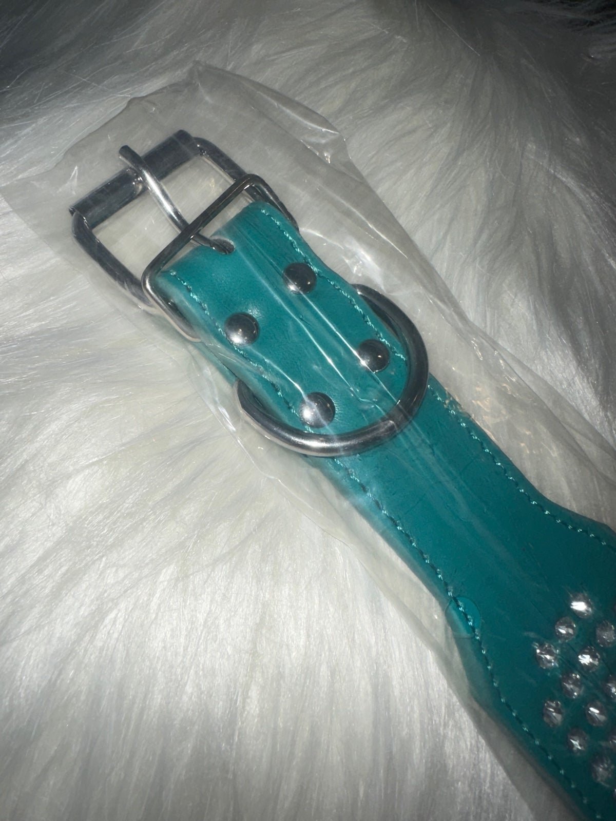 Large teal / turquoise rhinestone diamond collar