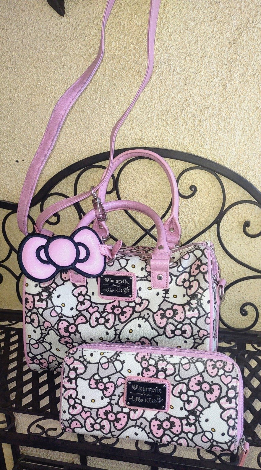 Rare and hard to find Hello kitty Loungefly Pink Pebble Crossbody bag and wallet