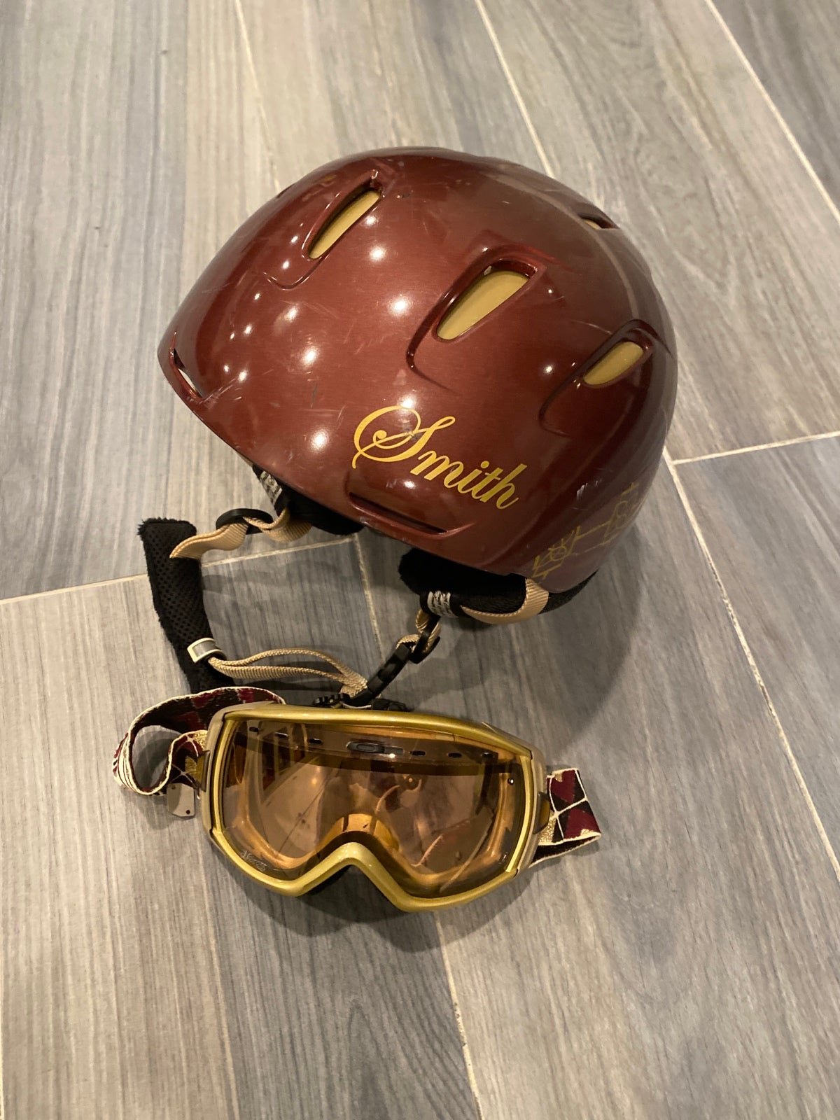 Ski helmet Women’s smith limited edition helmet and goggles