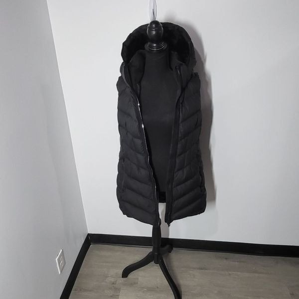 Athleta Women's Black Puffer Vest With Goose Down filler...With Hood