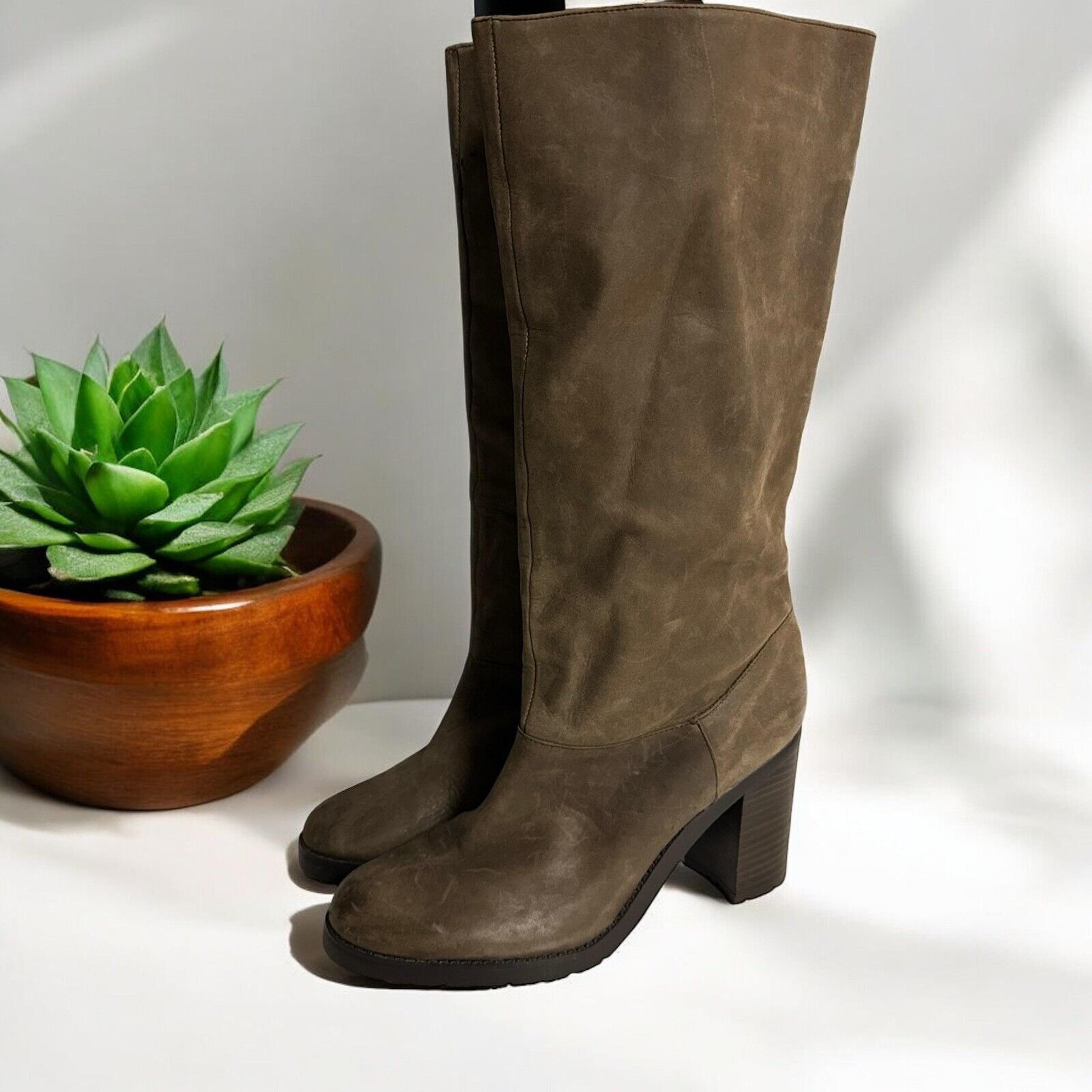 Ralph Lauren Women's Mid Calf Light Brown Suede Leather Chunky Heel Boots 9.5