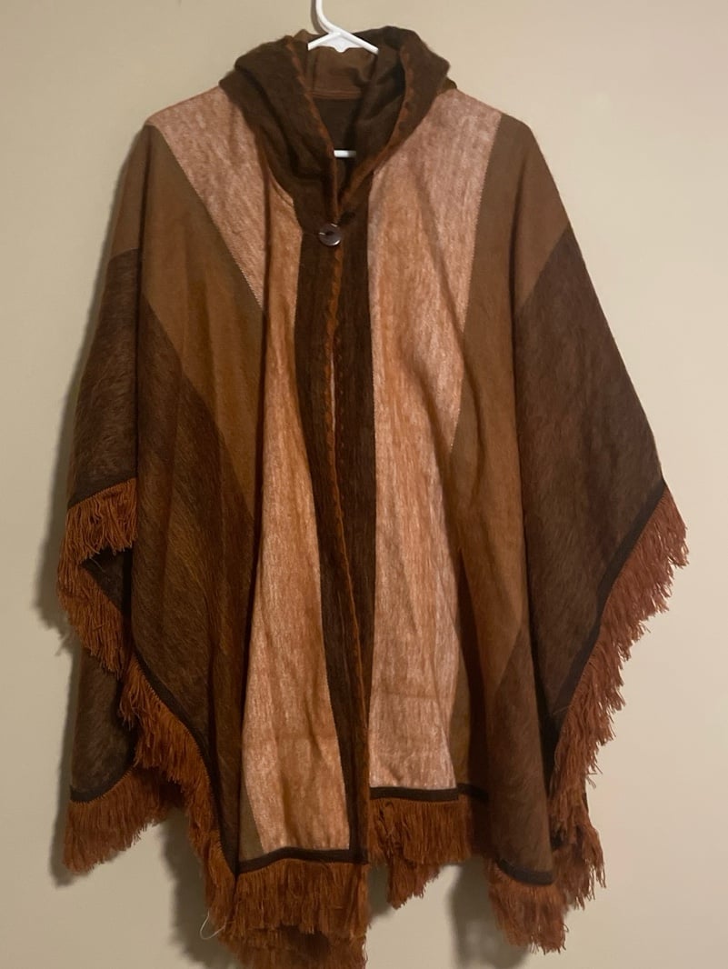 SISANDINA Alpaca Wool Poncho One Size Soft button Cape with hat Ecuadorian