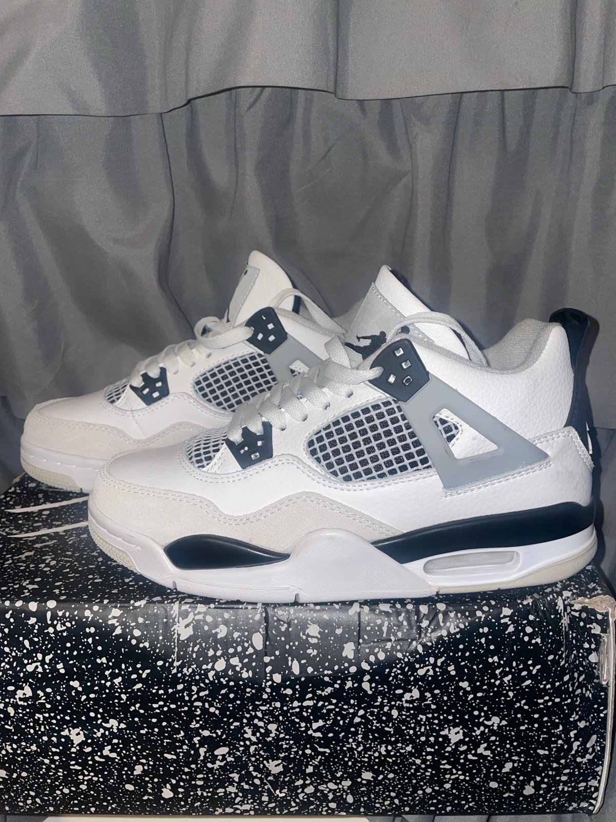 Jordan 4