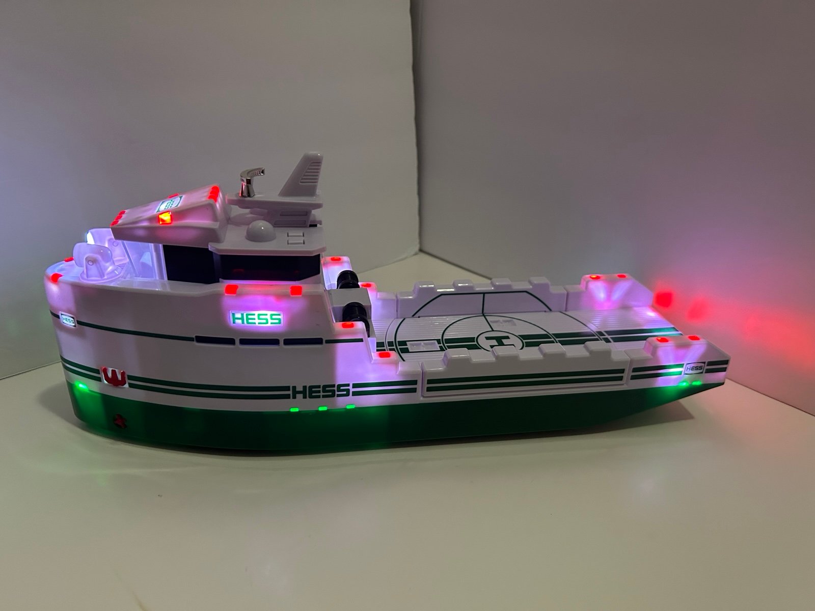 Hess 2023 Toy Truck 90th Anniversary Collectors Edition Ocean Explorer
