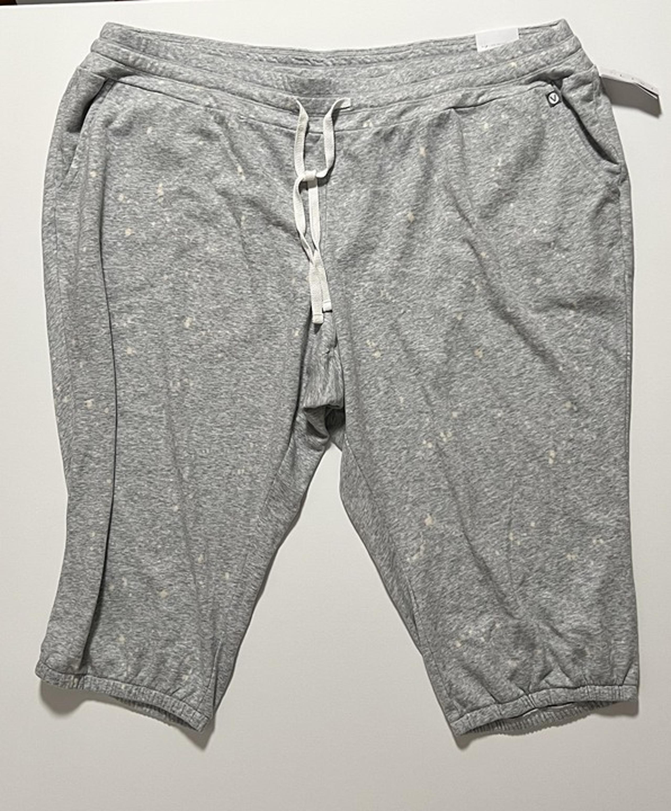 LIVI for Lane Bryant Capri *NWT Cropped Pants Plus size Women's size 30/32
