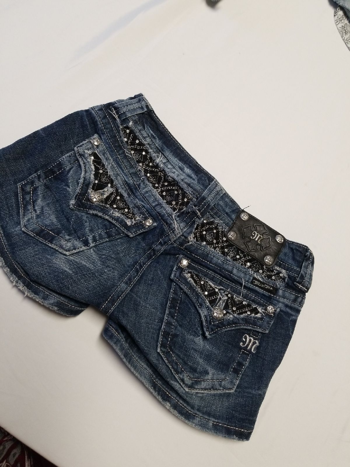 Miss Me jean shorts size 27's