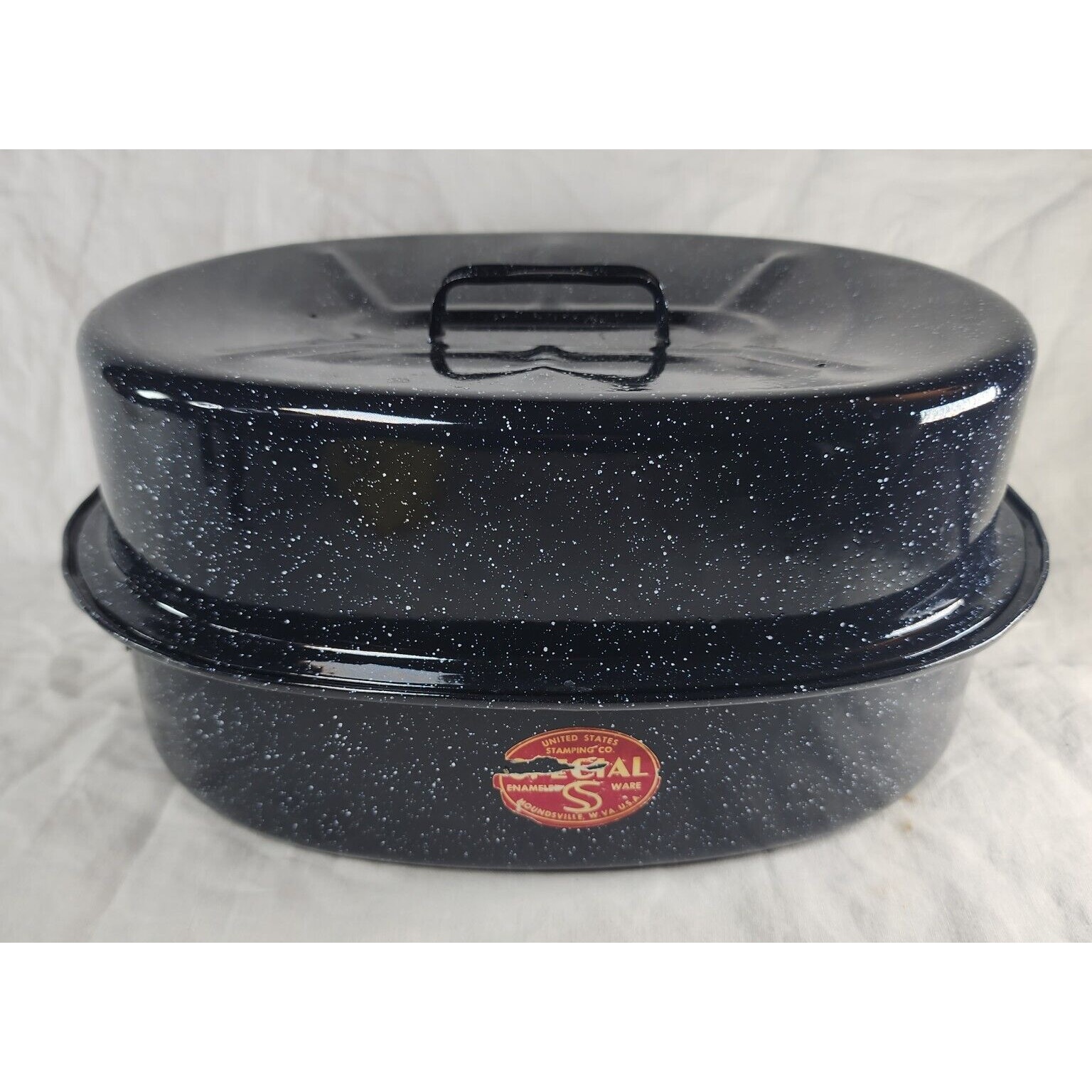US Stamping Company Enameled Ware Roasting Pan 13.5 x 10 Lidded Black Granite