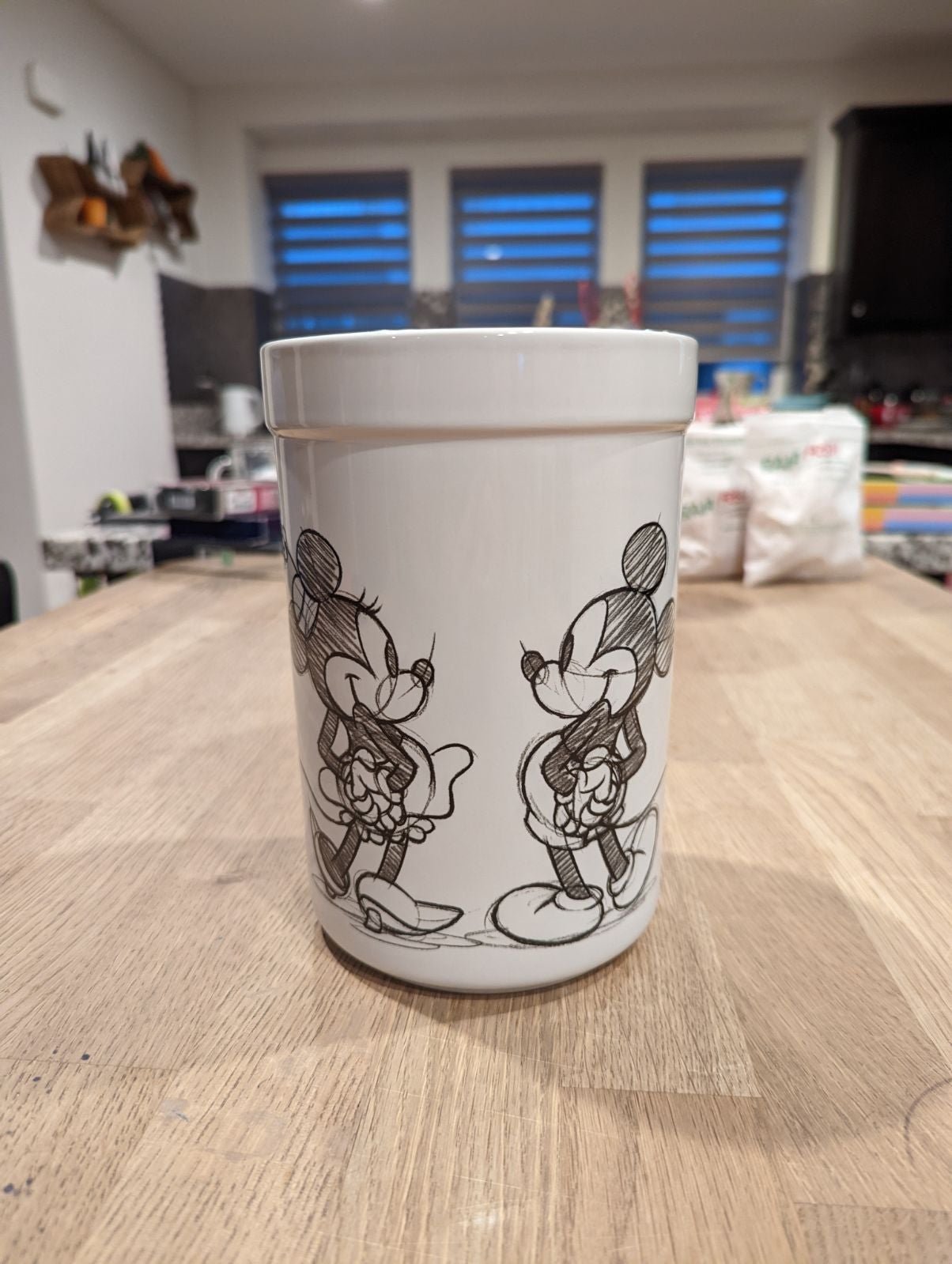 LAST ONE! Disney Mickey and Minnie Mouse utensils holder