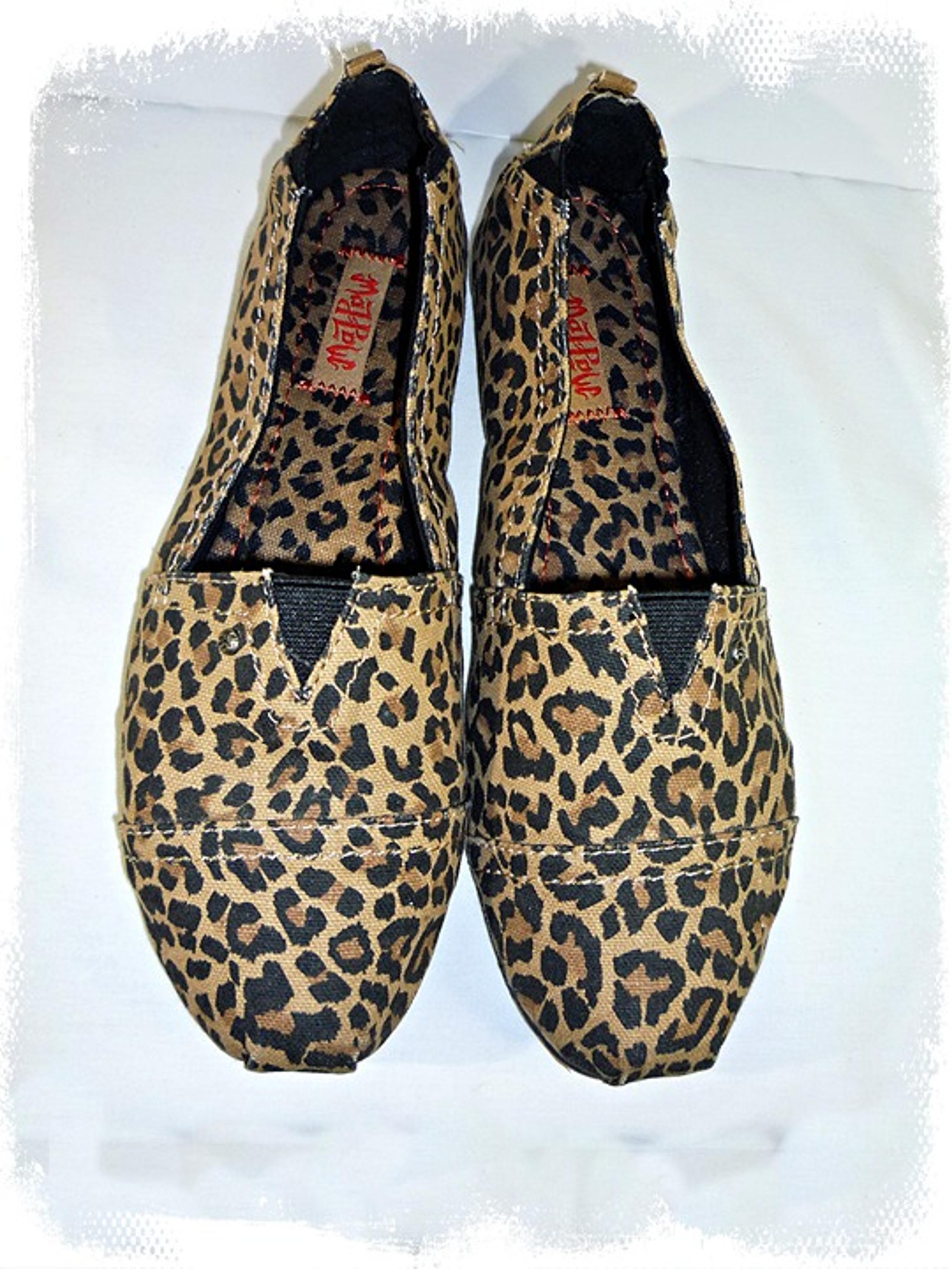 Ships Free Flat Shoes Leopard Print