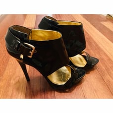 Report Signature Downey Patent Heels