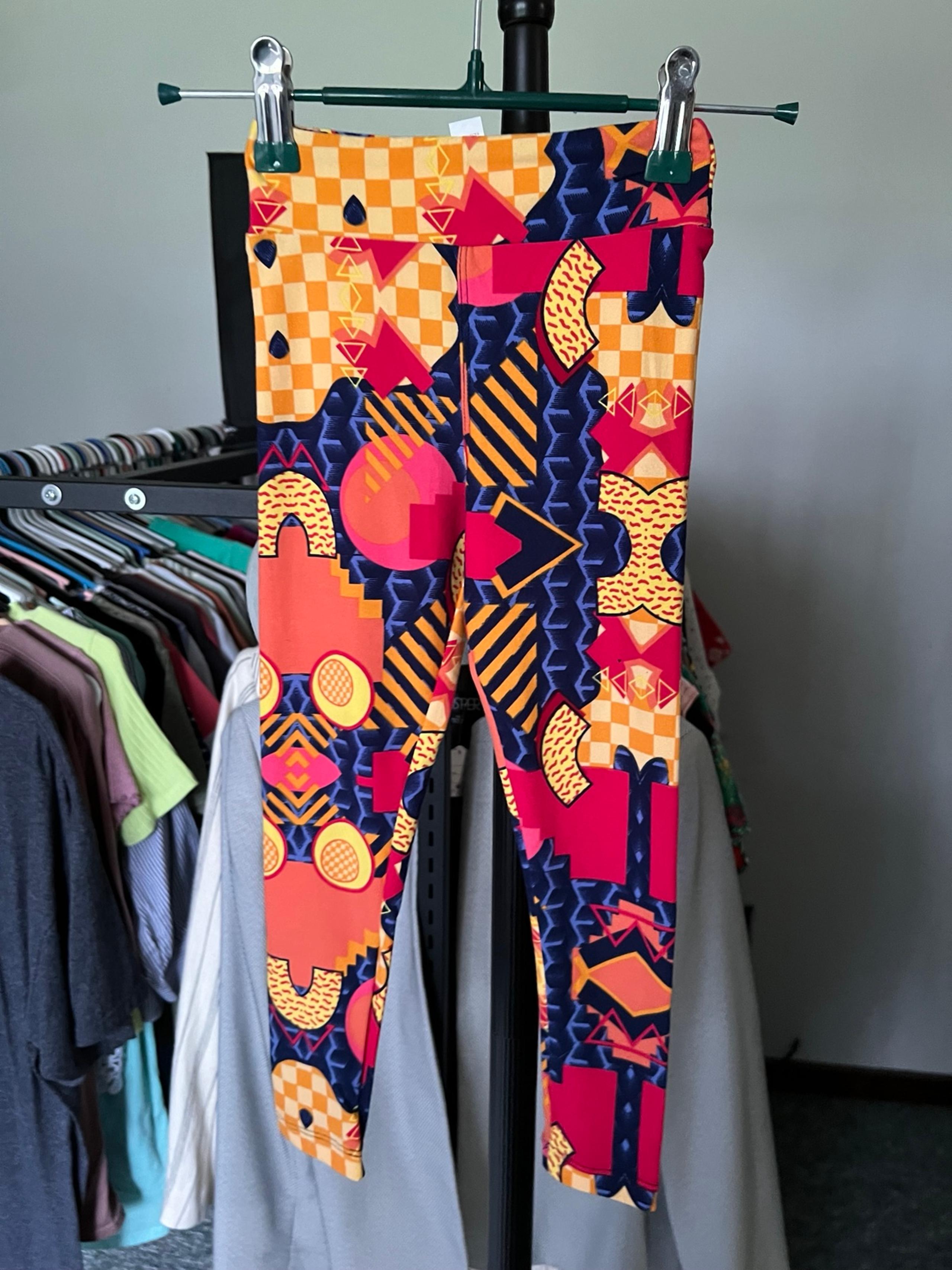 Little girl Lularoe leggings size S/M