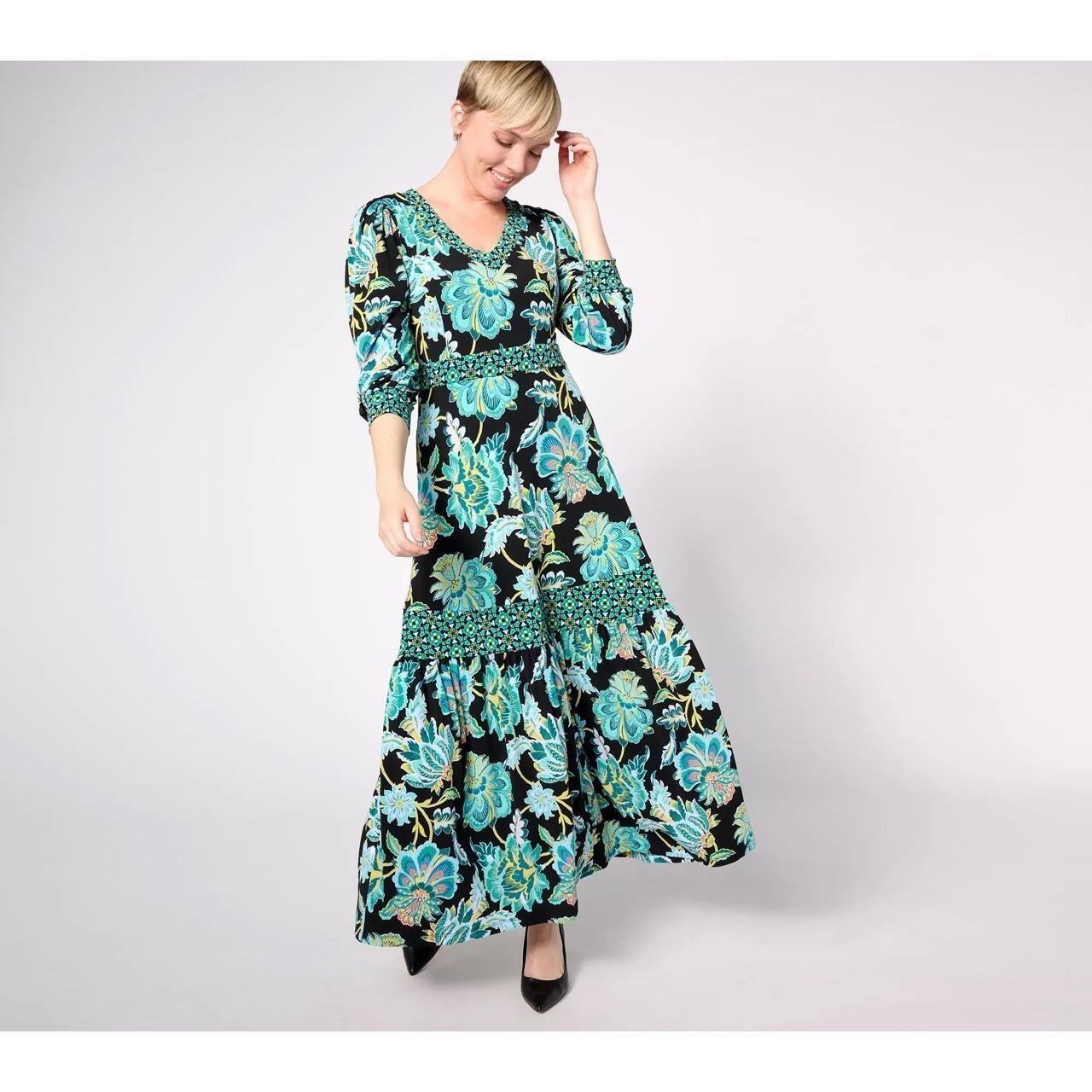 Passport Susan Graver Floral Long Sleeve V-Neck Dress Size Medium Petite