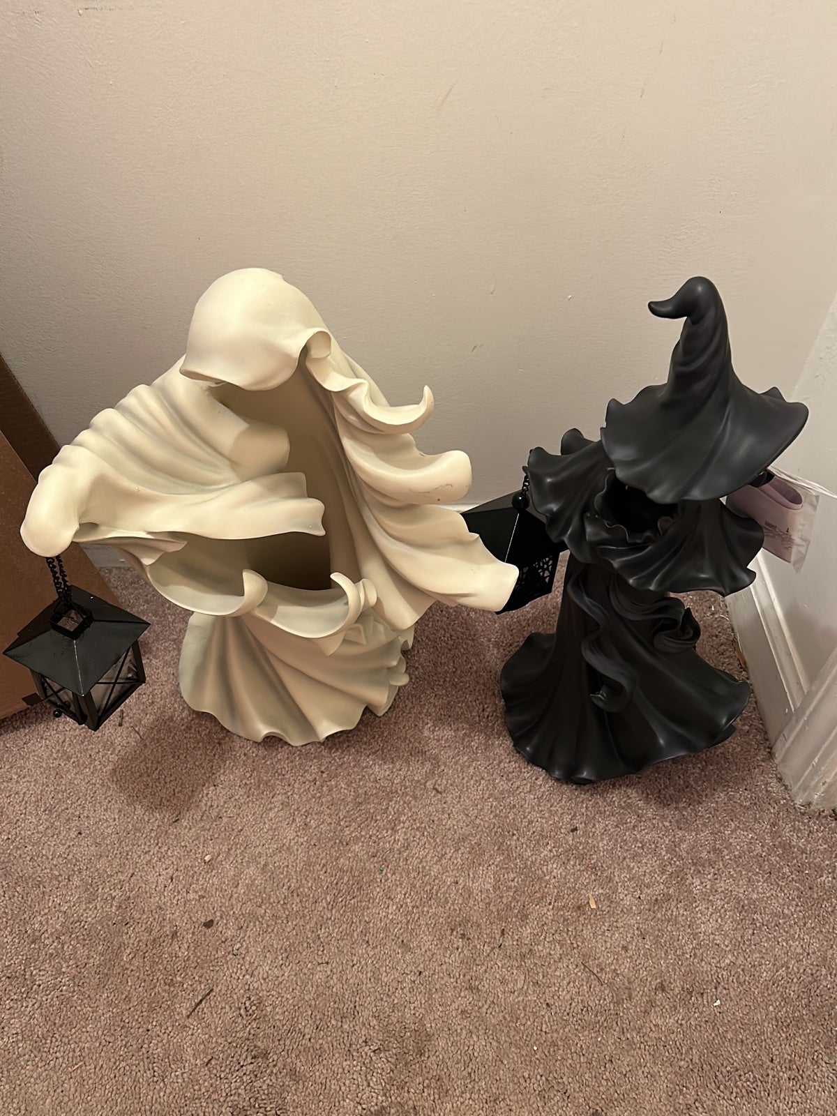 Cracker Barrel Ghost and Witch