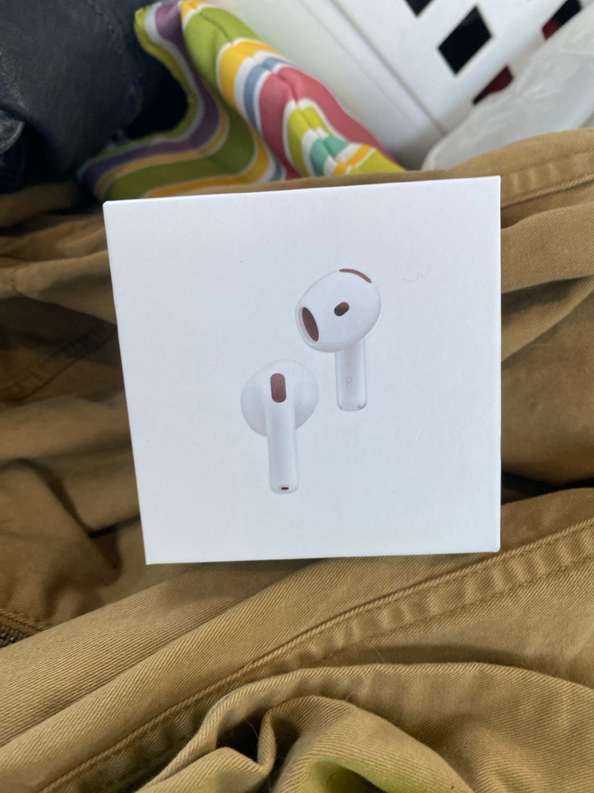 Apple AirPods Gen 4