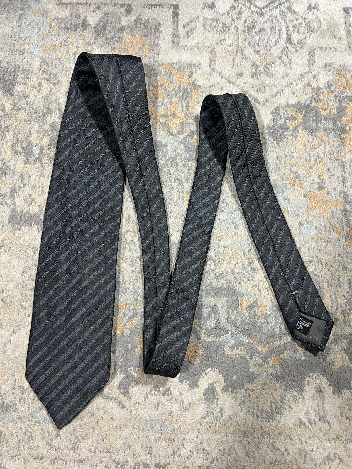 Giorgio Armani Italy Men's Necktie 100% Silk Spellout All Over Print