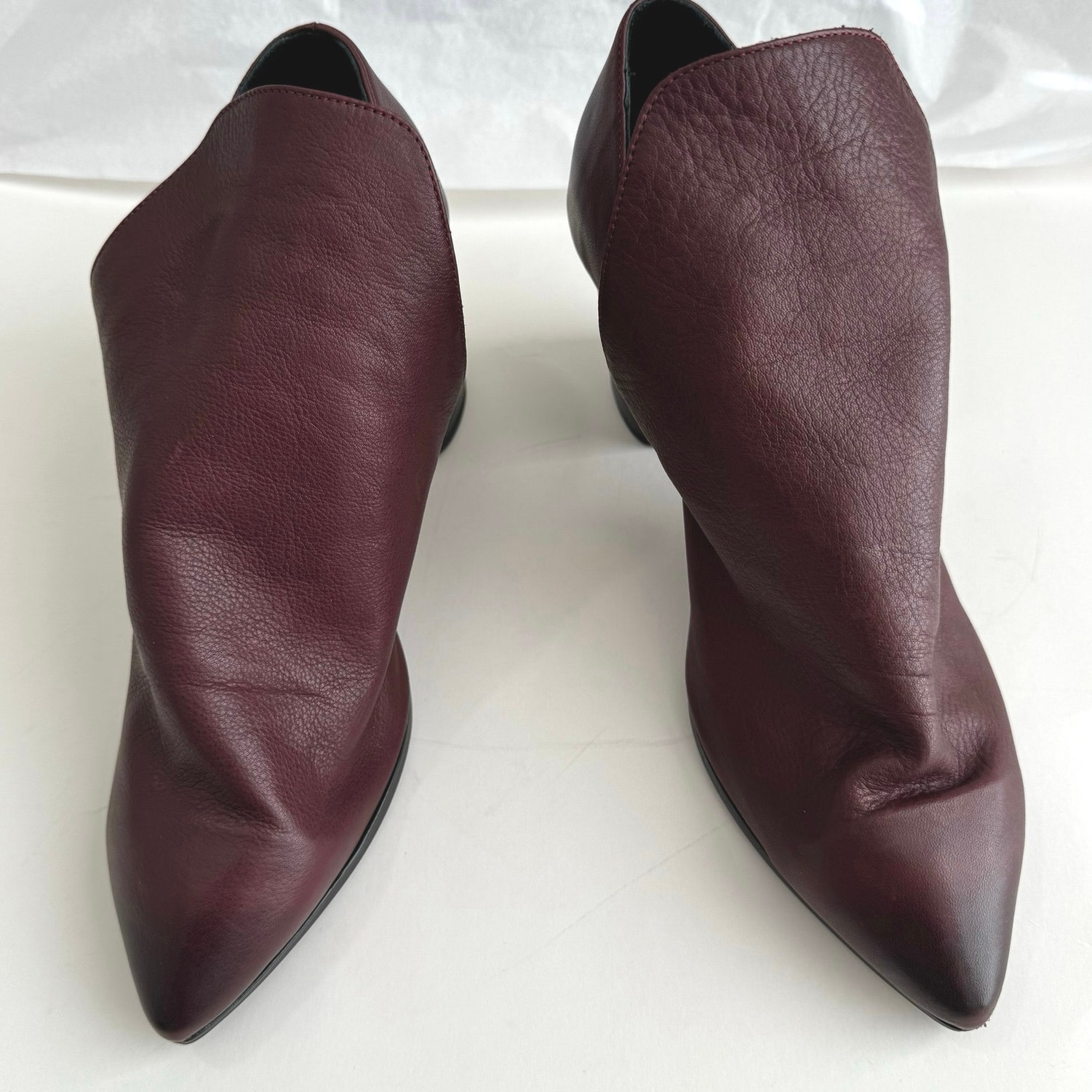 Bueno Jessie Ankle Boots Deep V  3” Block Heel Women’s 38 US 8 Burgundy Brown