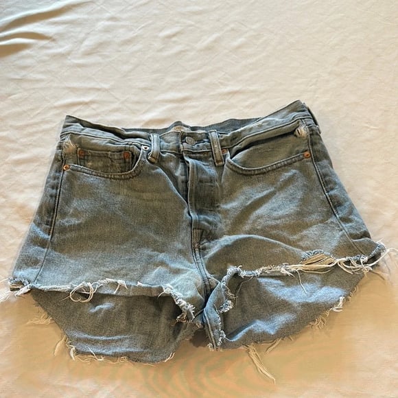 Levi’s limited edition Rolling Stone Jean Denim Distressed Shorts women’s 30