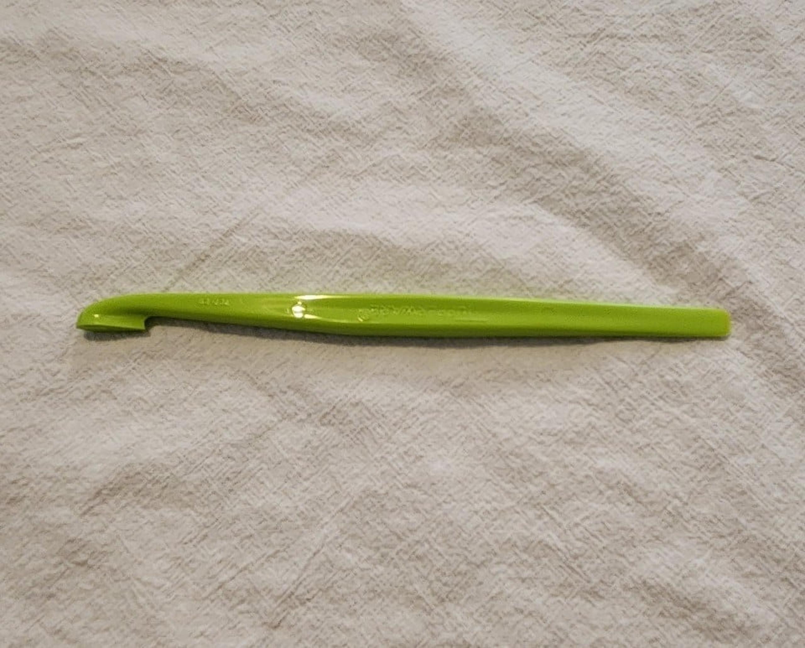 NEW Tupperware Citrus Peeler.  Bundle to save on shipping.