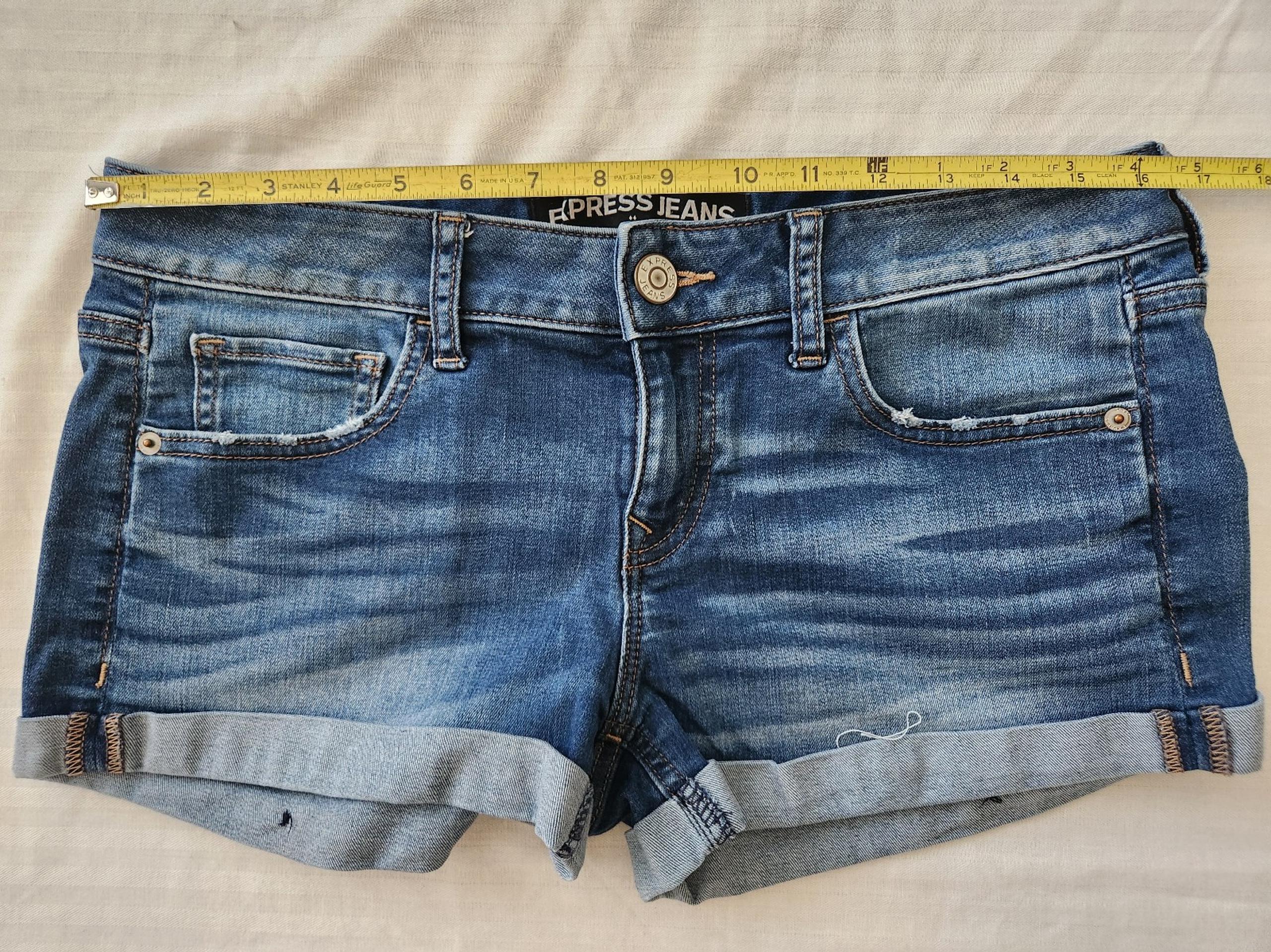 Women's Express Jean Shorts Size 6