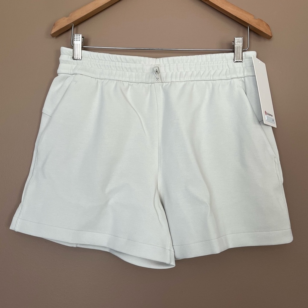 {Lululemon} Softstreme High-Rise Short 4 in Bone - Womens 8 - NWT