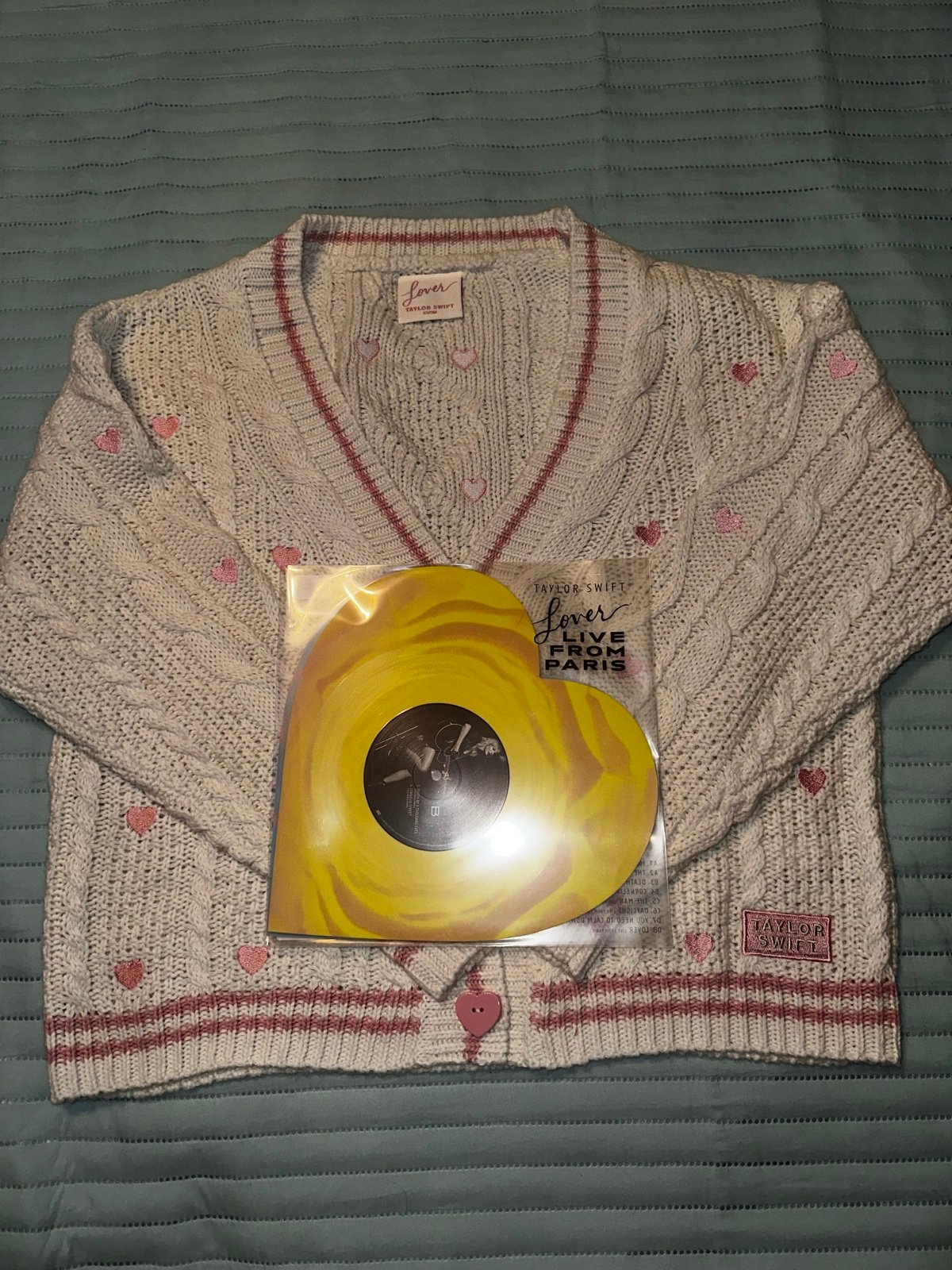 Bundle Taylor Swift Lover Cardigan XS/SM + Lover Live from Paris Heart Vynil