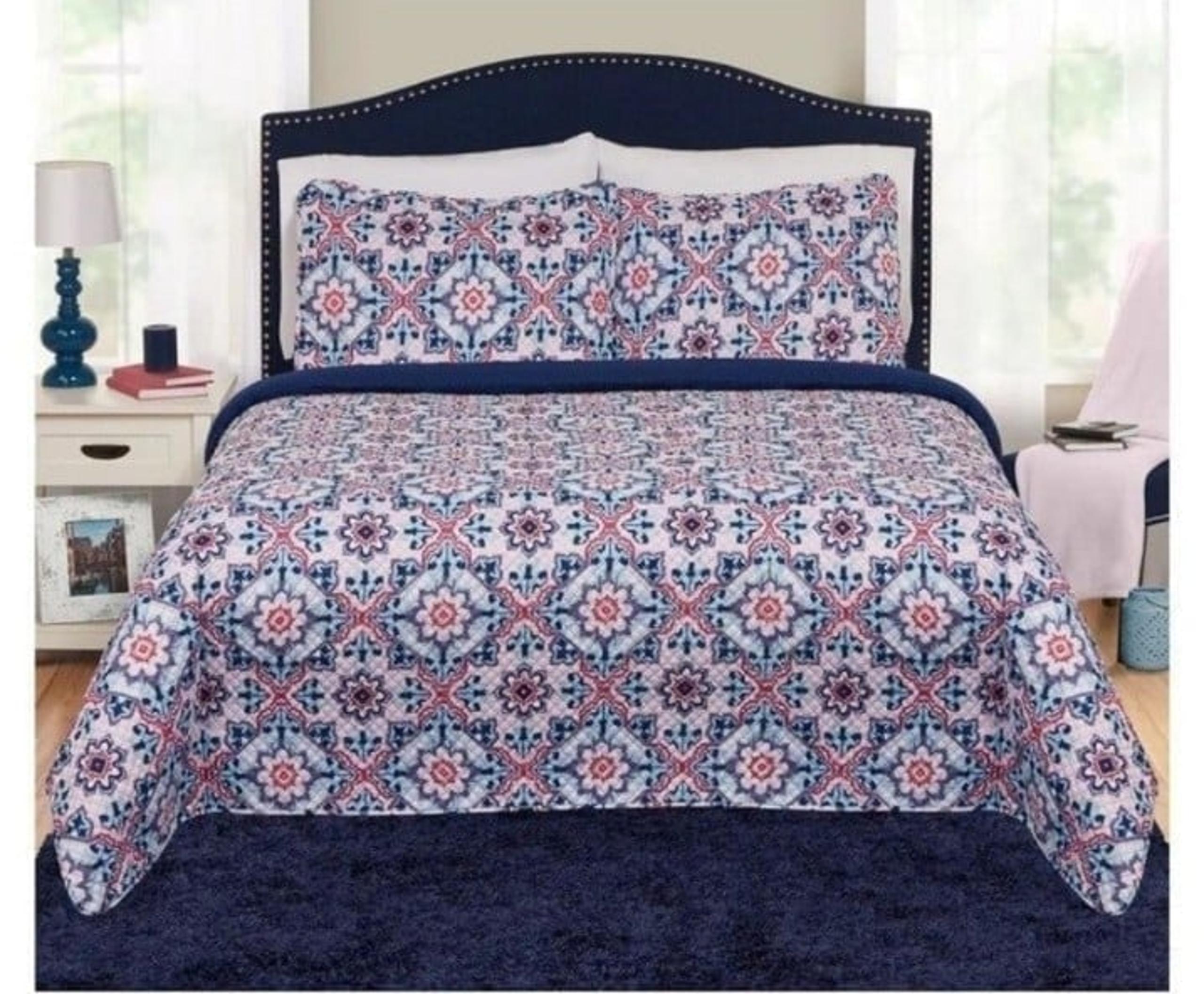 Better Homes and Gardens FULL QUEEN Quilt Set Purple