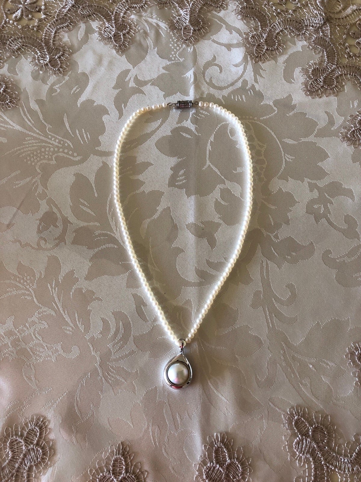 Mabe pearl necklace