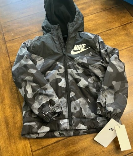 NEW Nike Boys Camo Coat Size 5