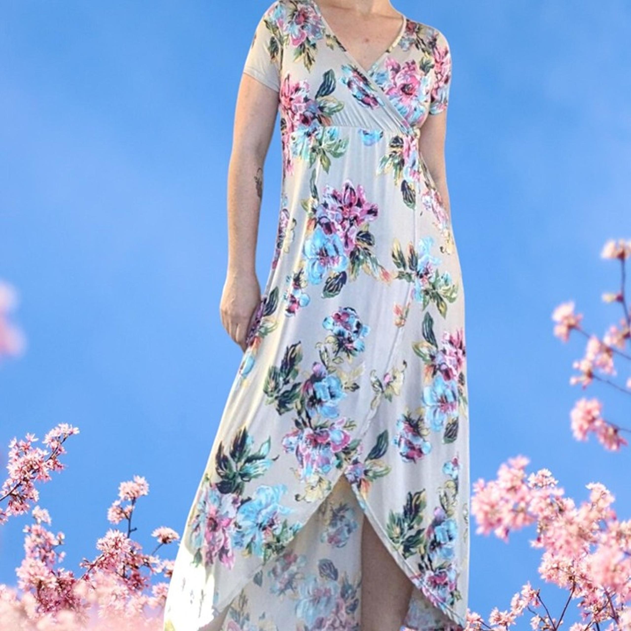 Glitzy Girlz Boutique Floral Tulip Summer Dress Small Beige Blue Pink Yellow Gre