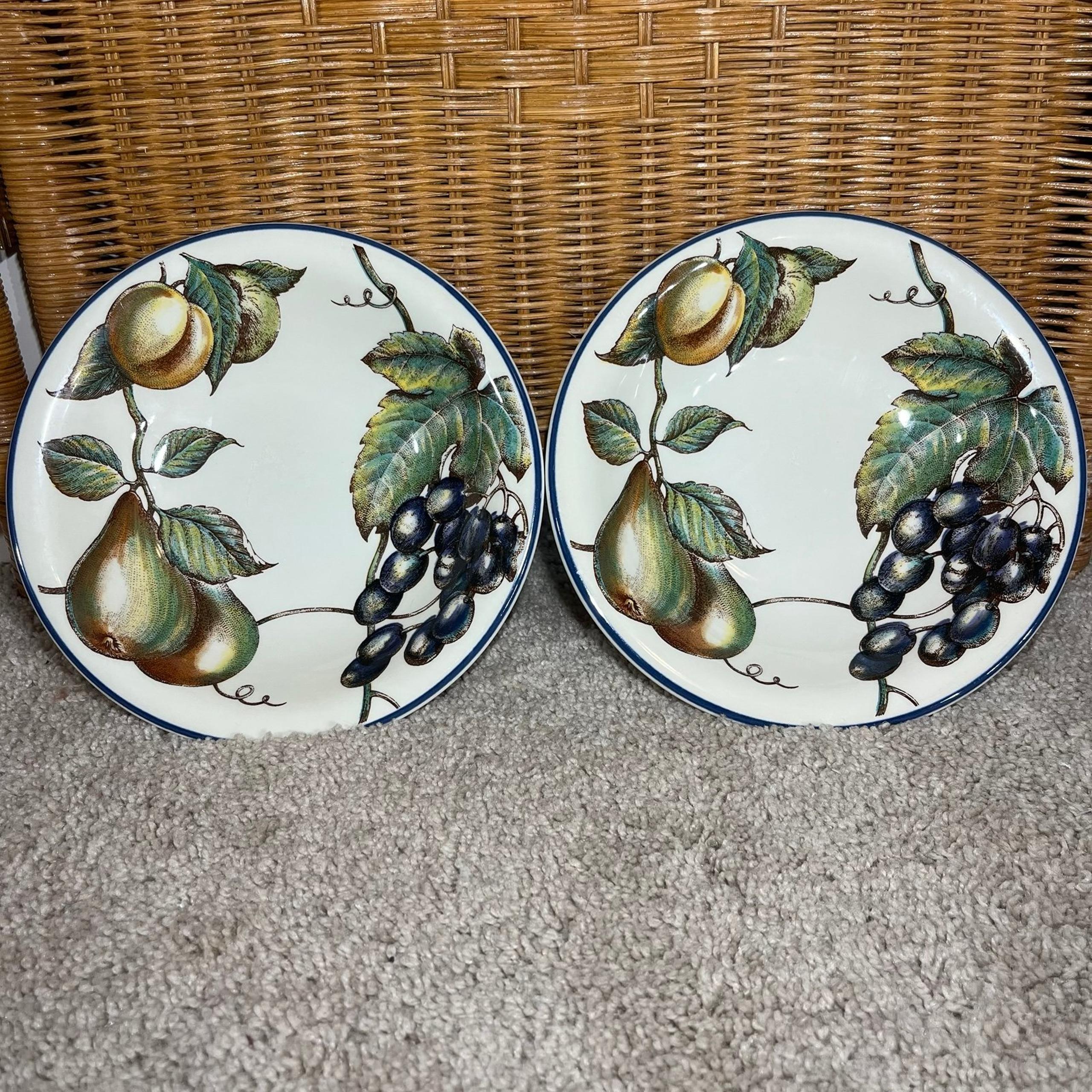 Vintage Pier 1 imports Macintosh pattern bowl set of 2 bowls made in England