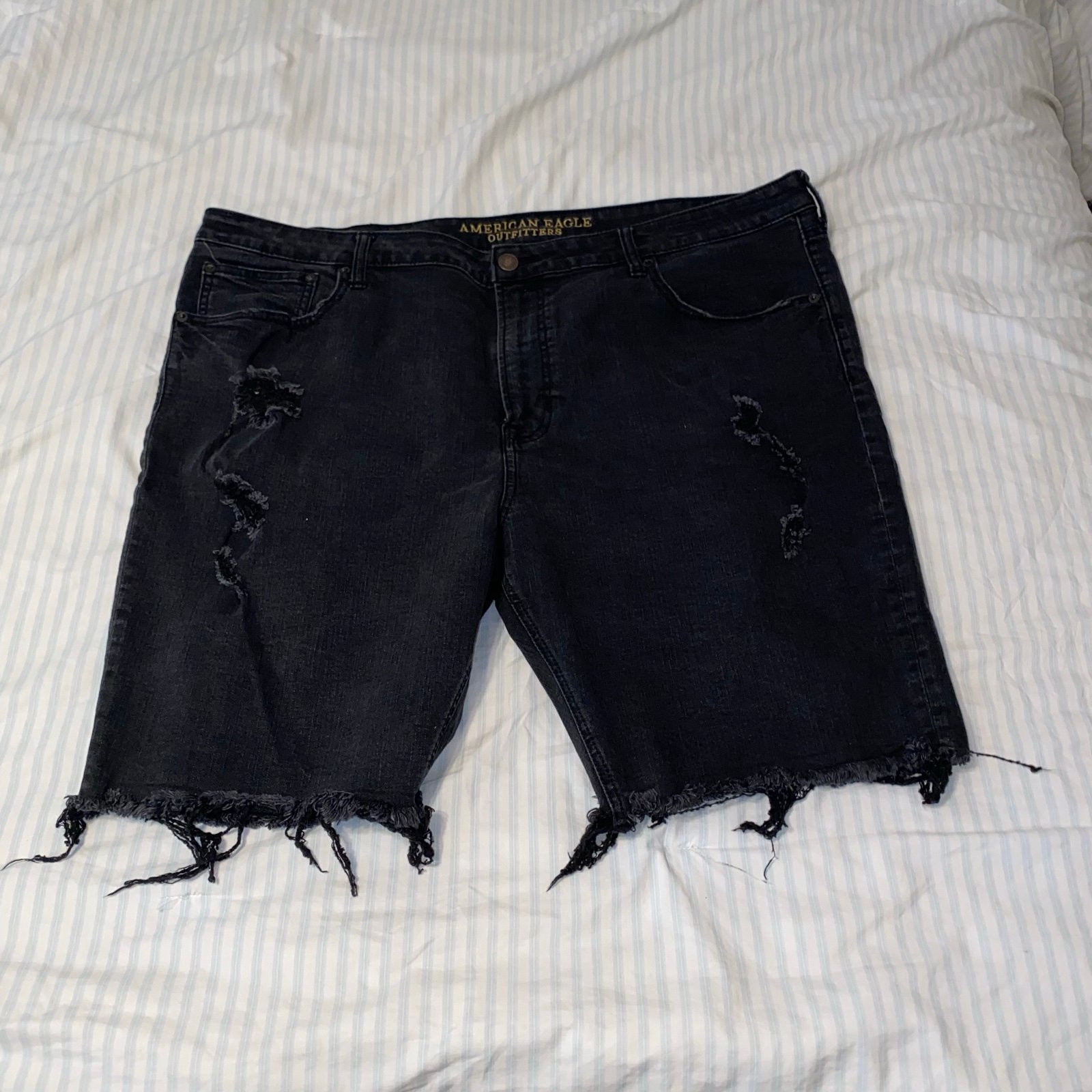 American eagle extreme flex distressed frayed hem jean shorts