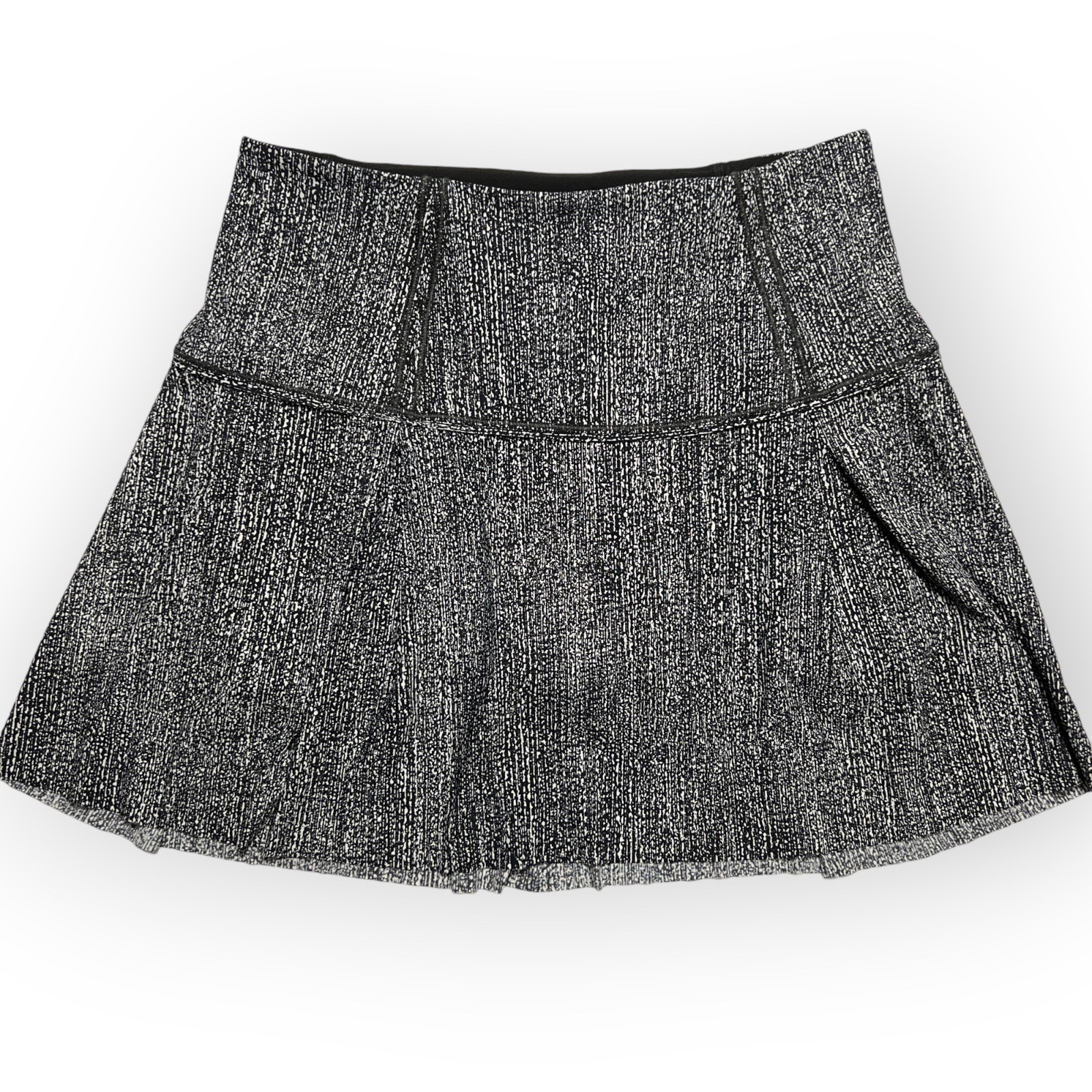 Lululemon Lost In Pace Run Skirt SIZE 4 Tall Sea Spray White Chrome Black