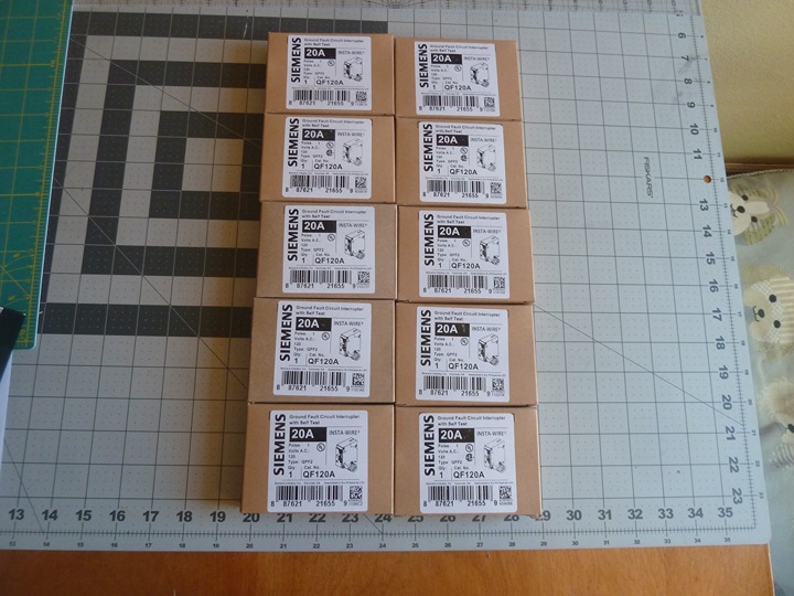 TEN Siemens QF120A Ground Fault Circuit Interrupter Breaker - 20A - 120V -1 Pole