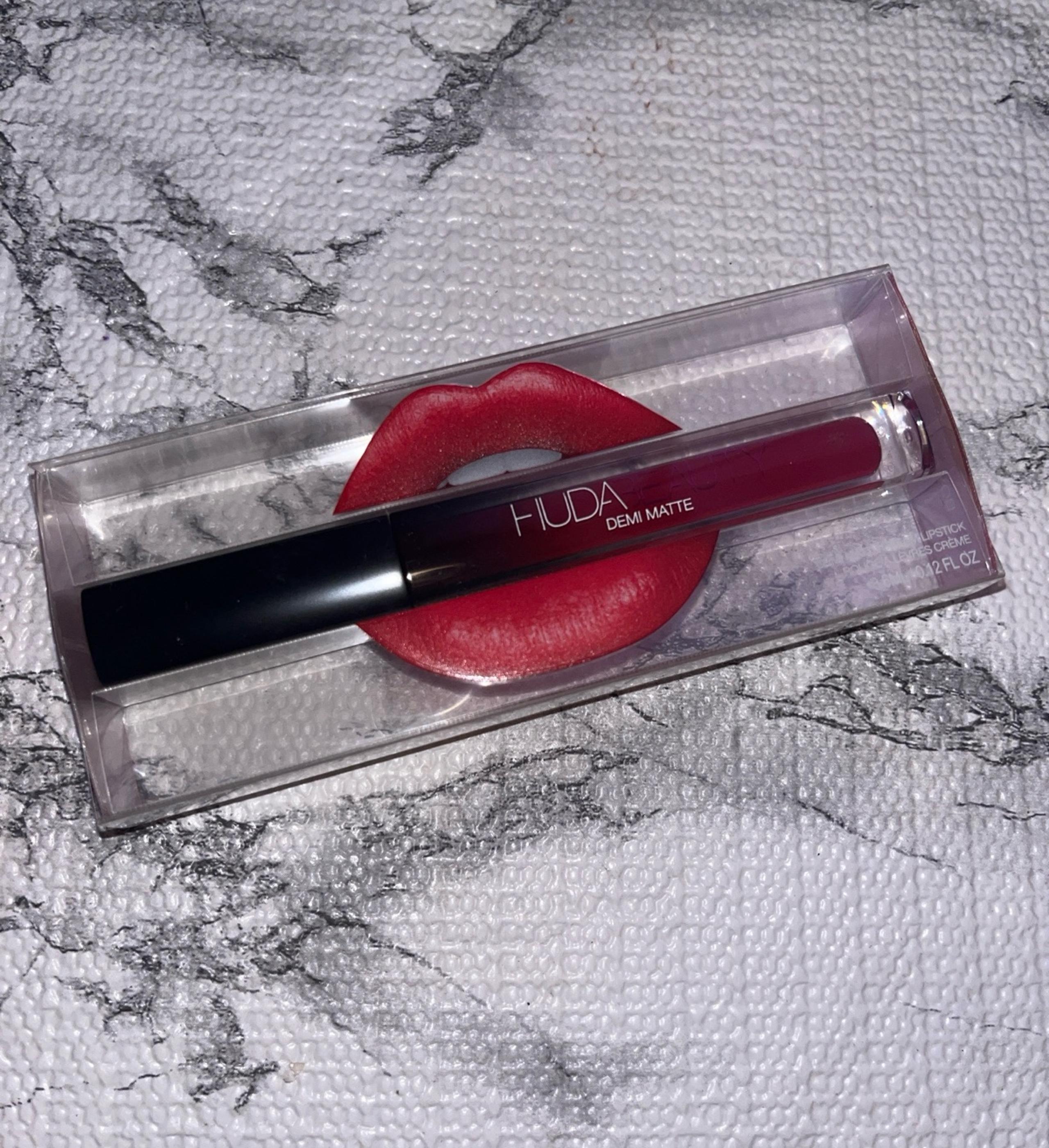 Huda beauty Lipstick