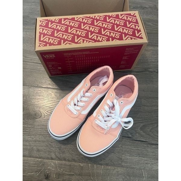Vans Kids' Ward Low Top Sneaker size 2