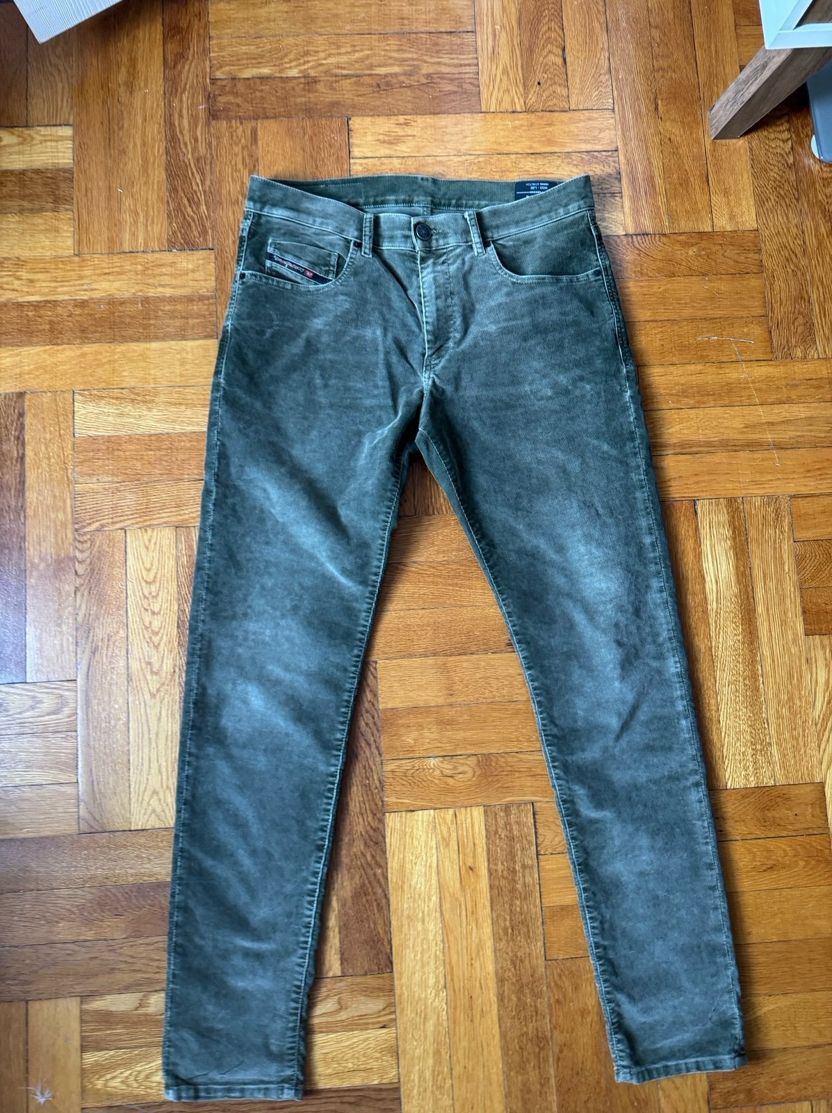 Diesel Men Slim Velvet Jeans - 2019 D-Strukt - Green