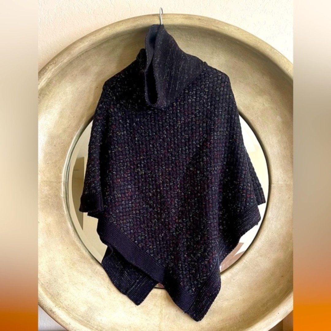 Steve Madden poncho one size