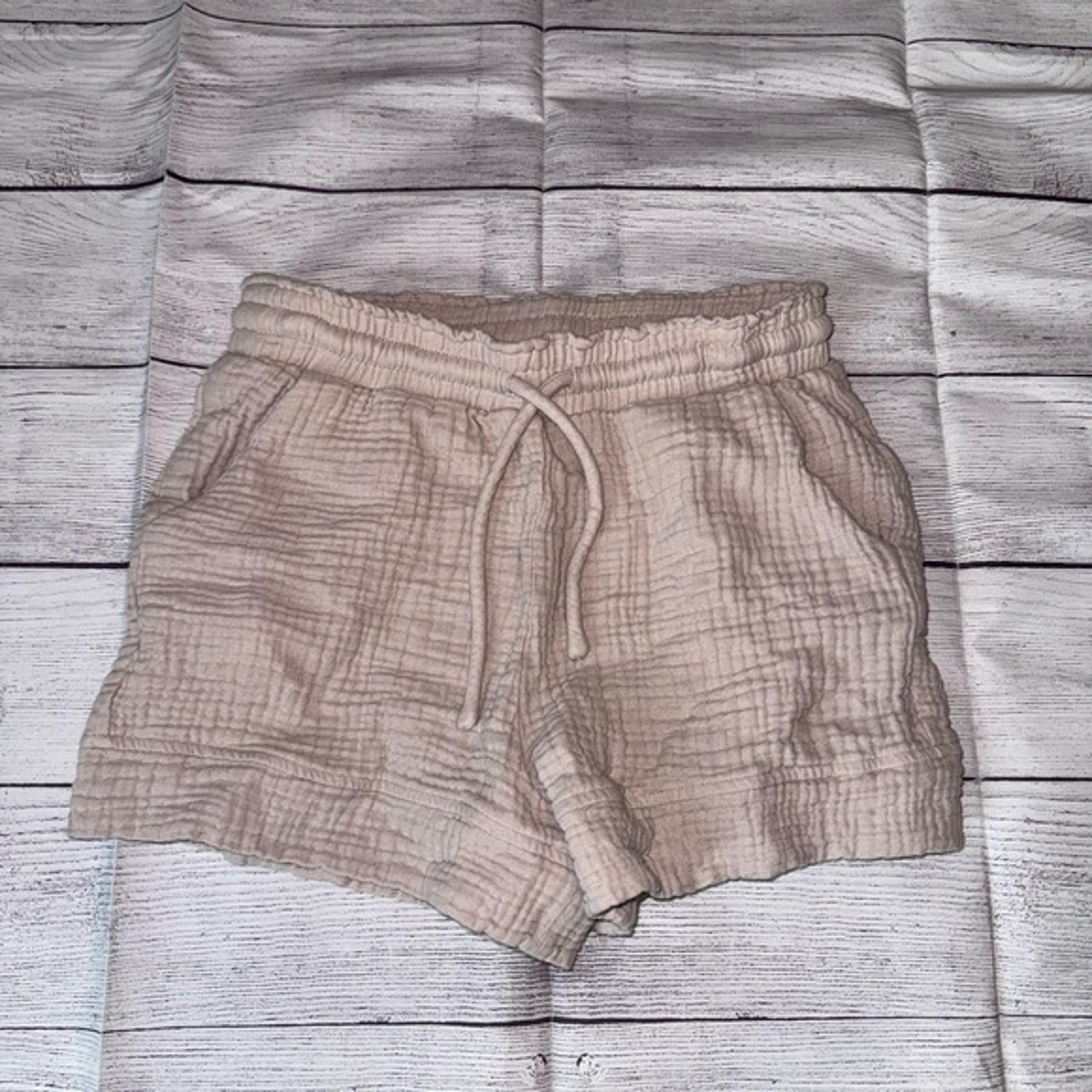 NWOT Women's Pink Lily Gauze Shorts