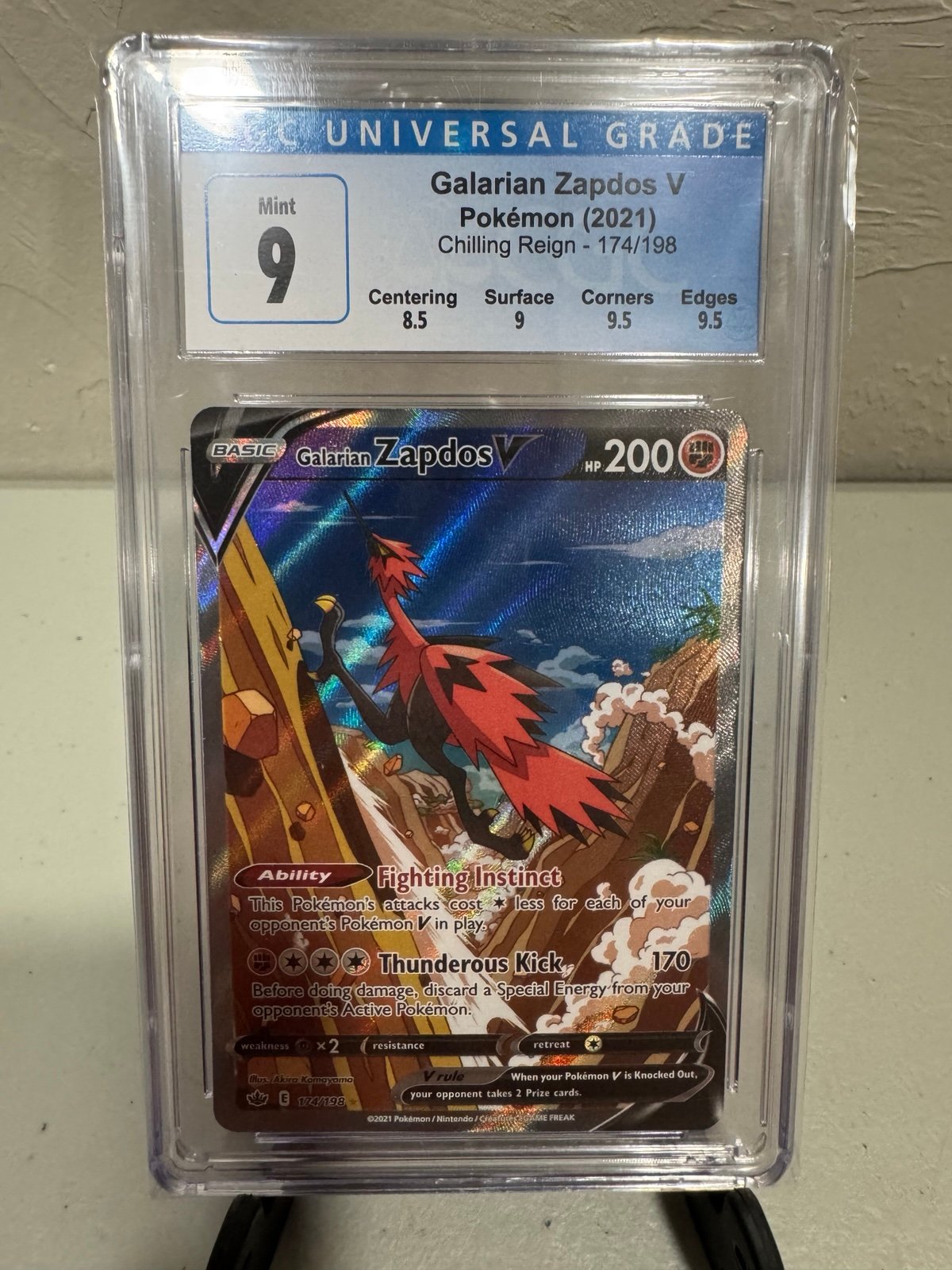 CGC 9 Pokémon 2021 Galarian Zapdos V Sword & Shield - Chilling Reign 174/198