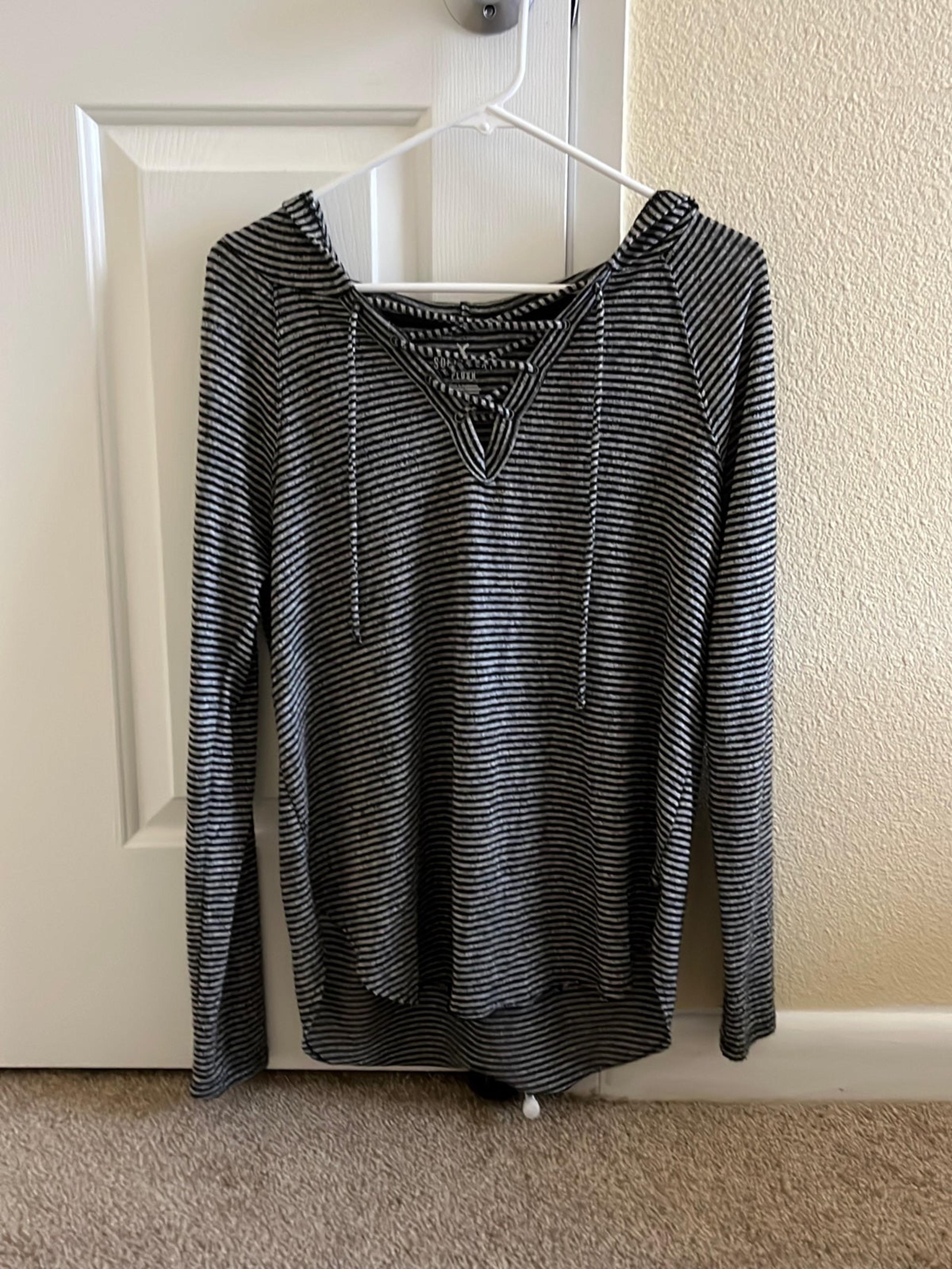 American Eagle long sleeve hooded sweaters