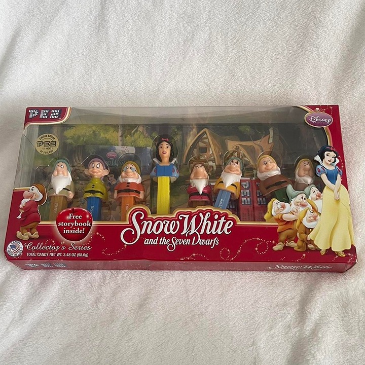 Snow White pez set