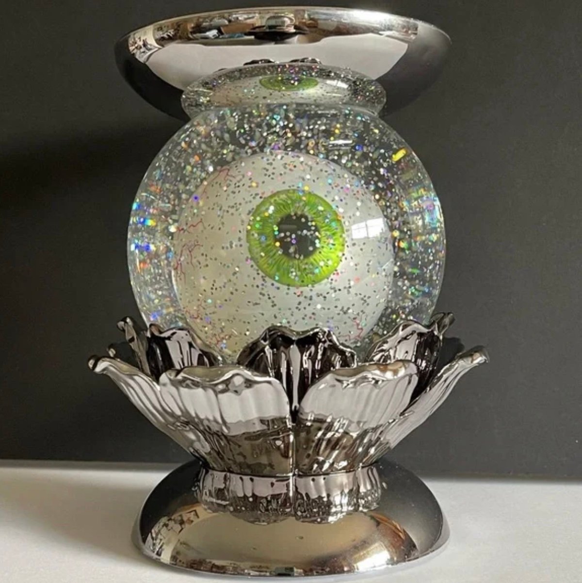 New Bath & Body Works 2022 Halloween Eye Globe Pedestal 3-Wick Candle Holder