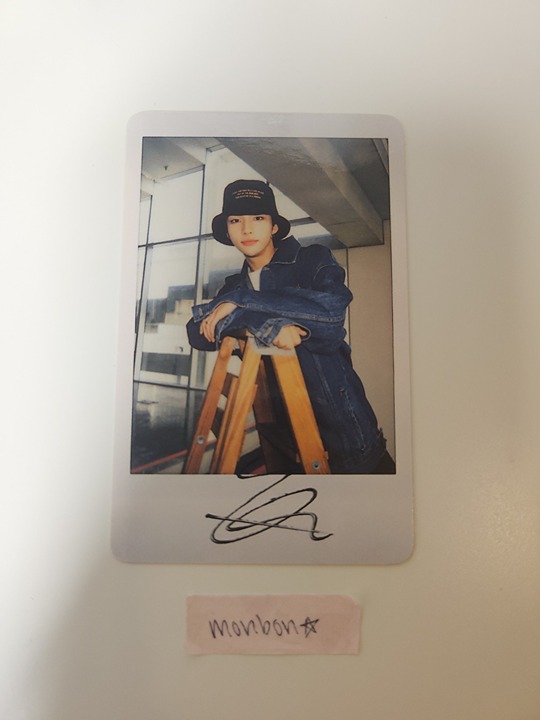 Hyunjin District 9 Unlock Tour Polaroid photocard