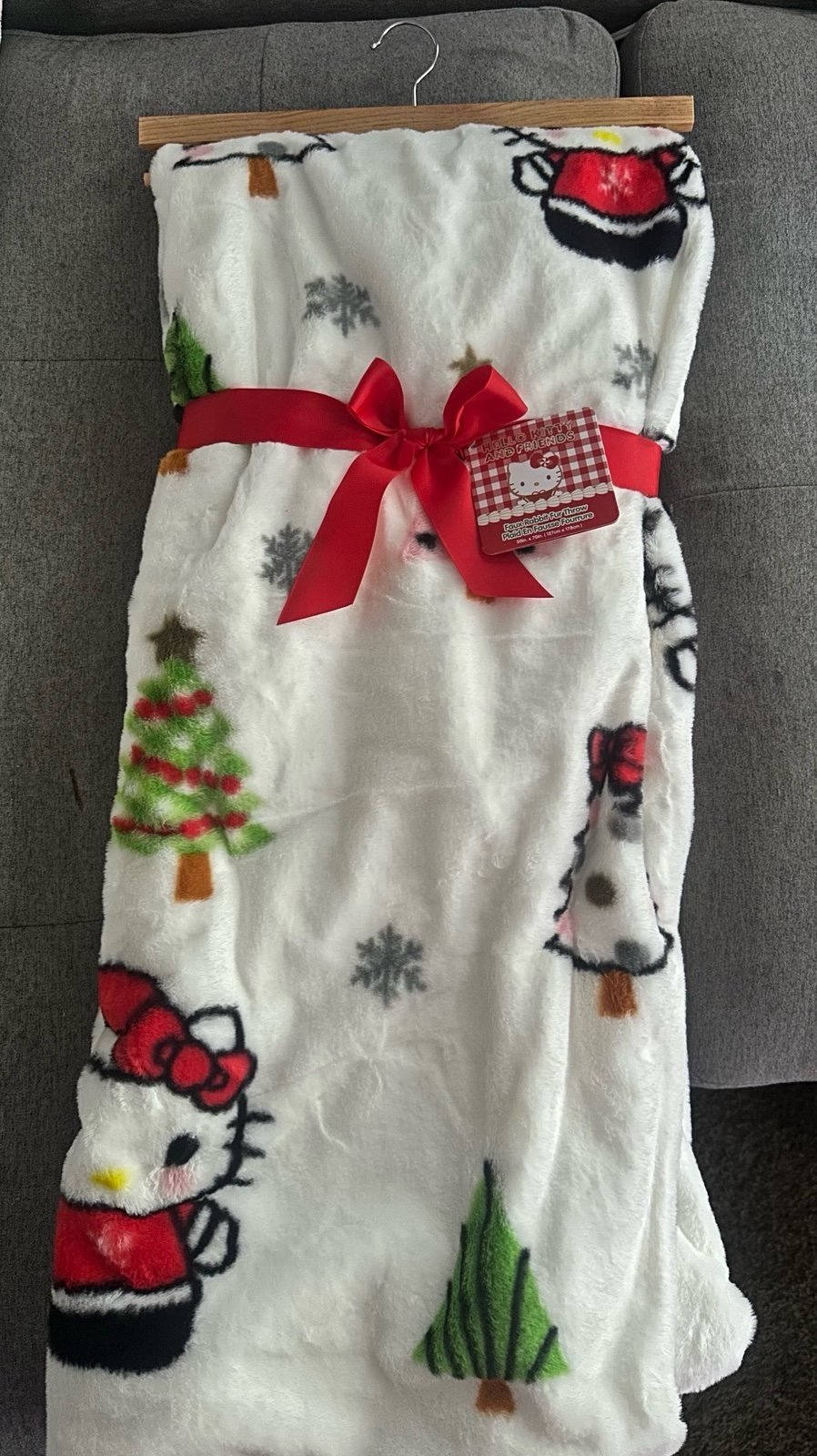 Hello Kitty Christmas Blanket