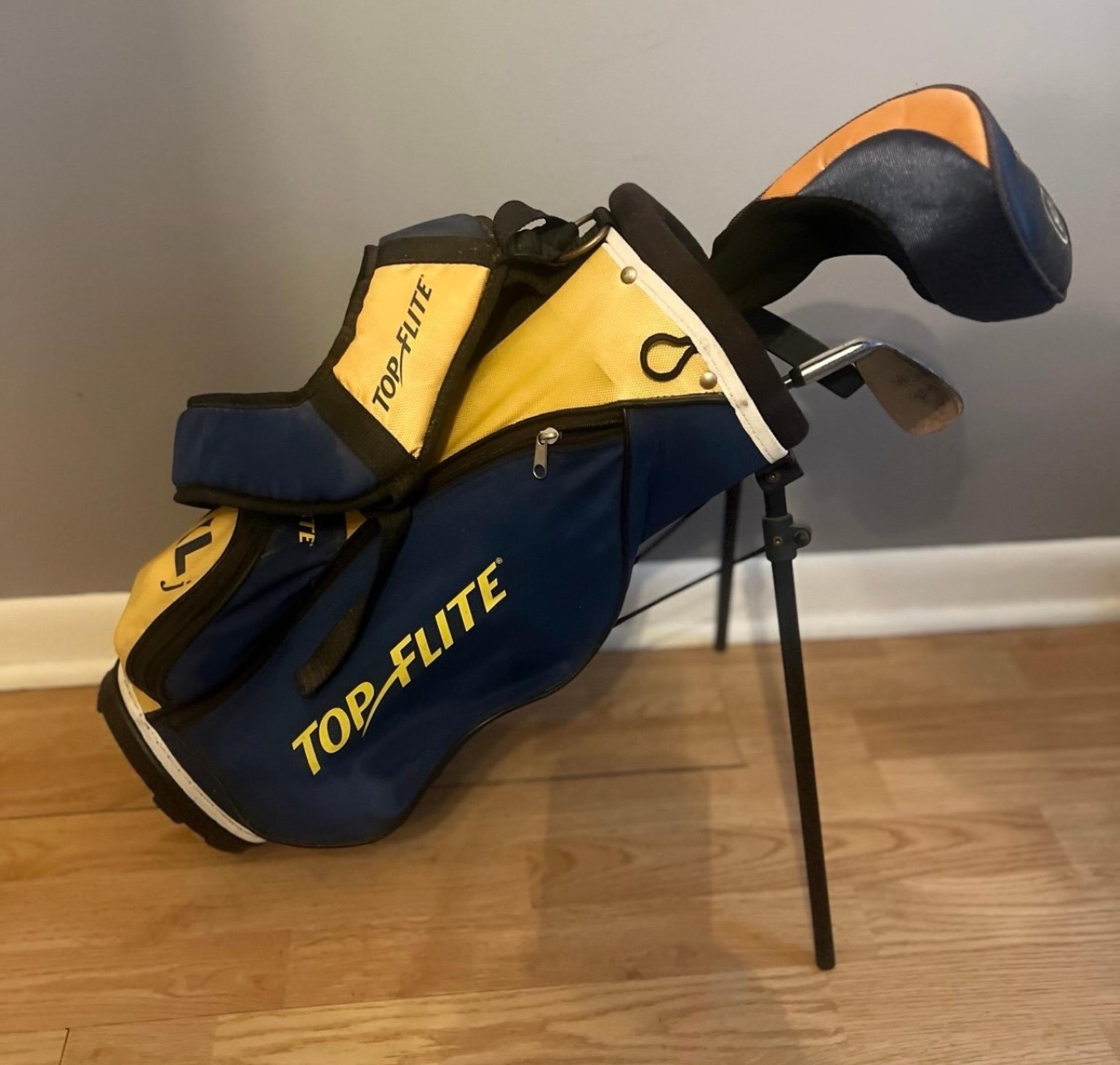 Toddler size Kids Top Flite Golf Bag and kids golf club set (age 5-6)