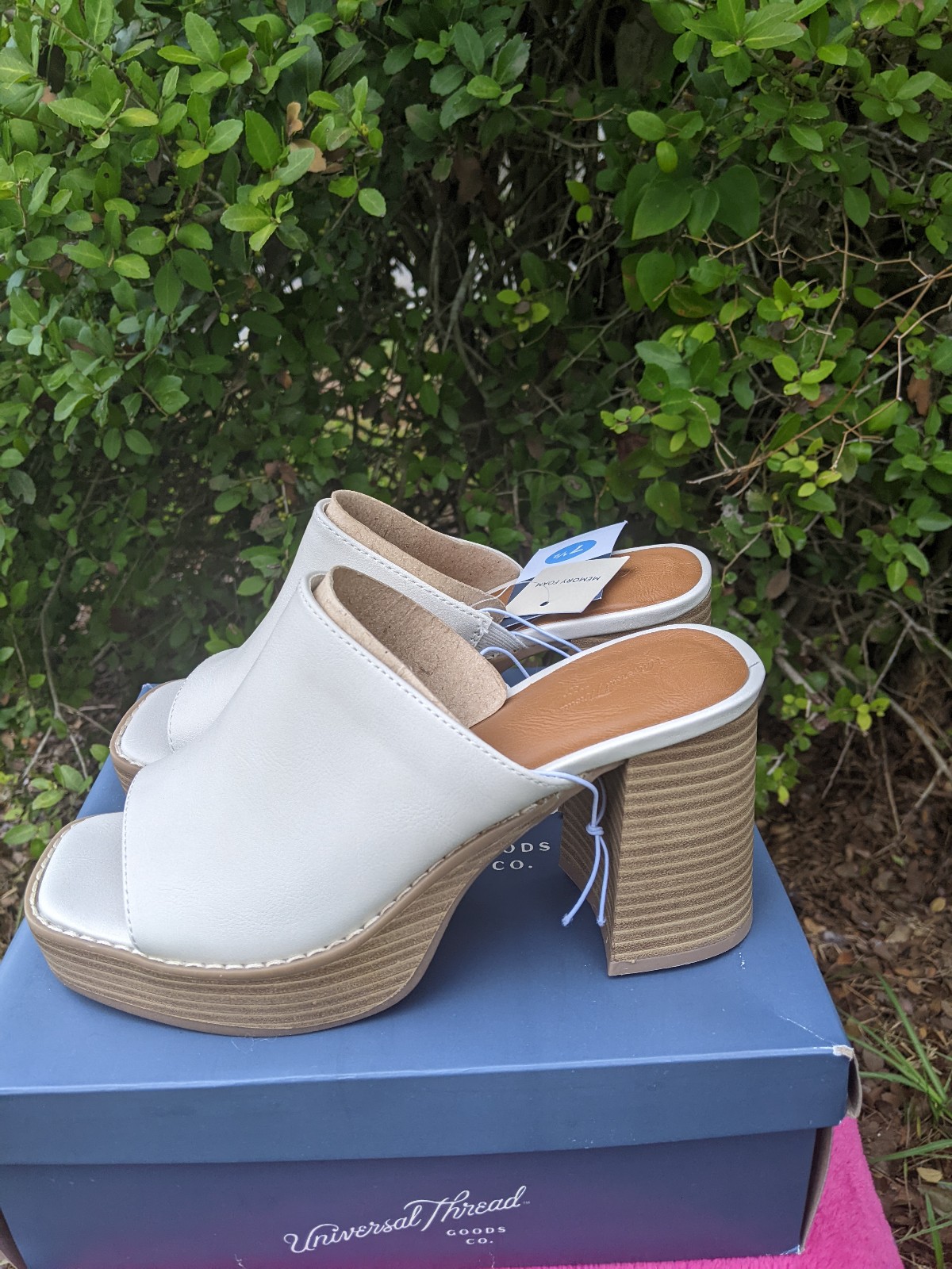 Universal Thread Co. Cork Platform Heel Shoes
