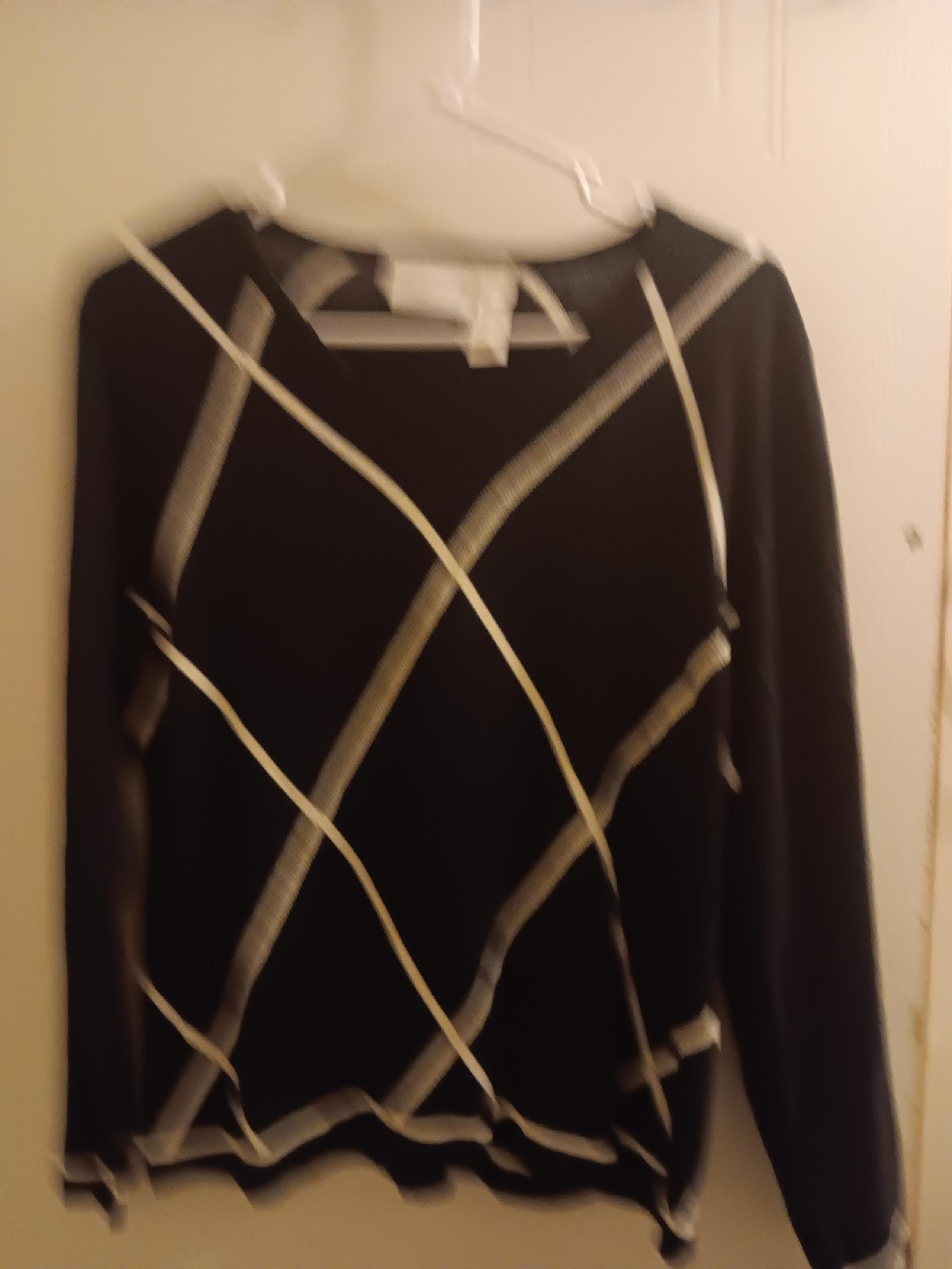Womens liz claiborne black white trim v neck sweater large